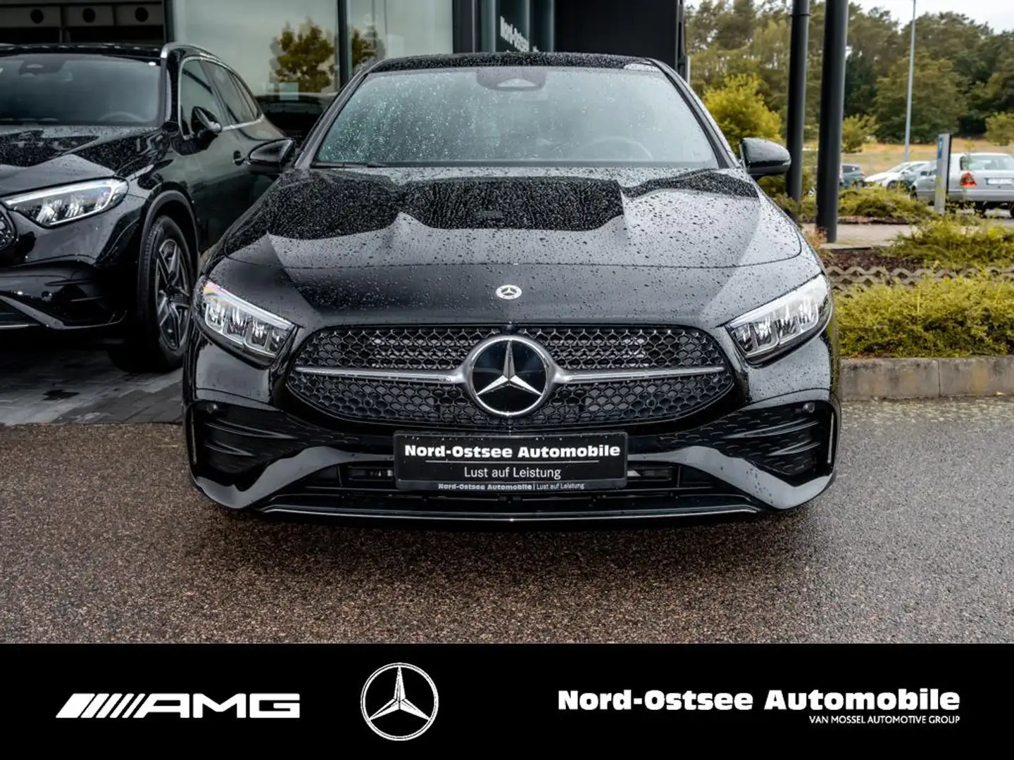 Mercedes-Benz A 200 AMG KEYLESS DISTRO SZHG MBUX NAVI 18" Negro - 2