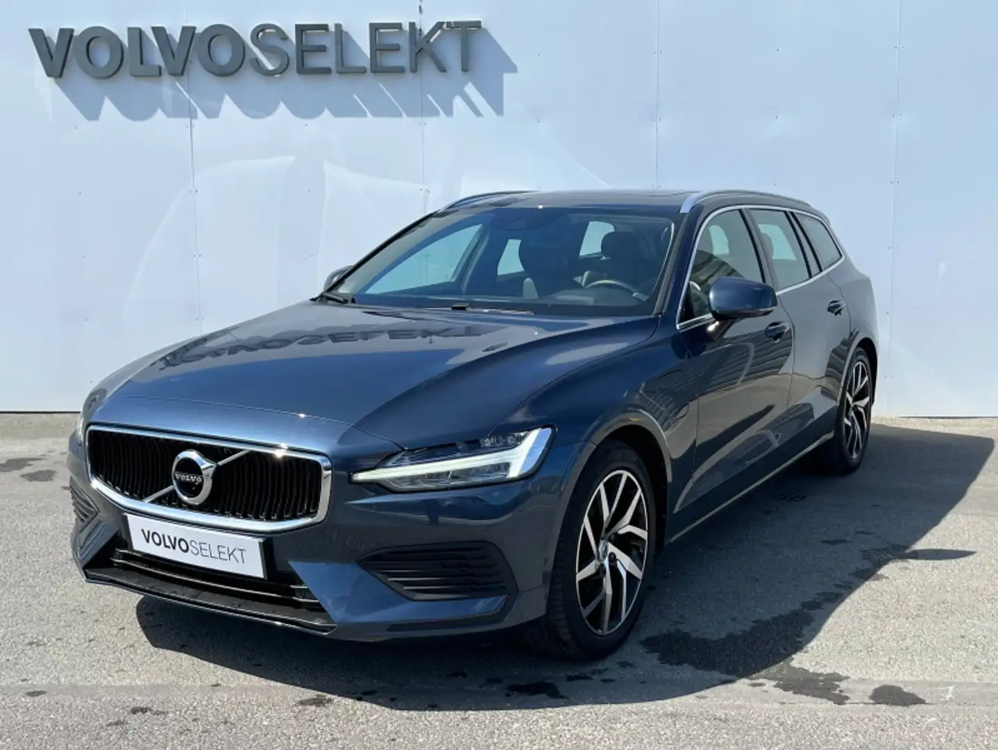 Volvo V60 T8 Twin Engine 303 + 87ch Business Executive Geart - 1