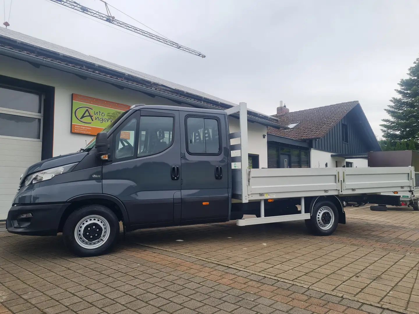 Iveco Daily Doppelkabine 35 S .Radstand 4100 Neuwertiger Zust. Gris - 1