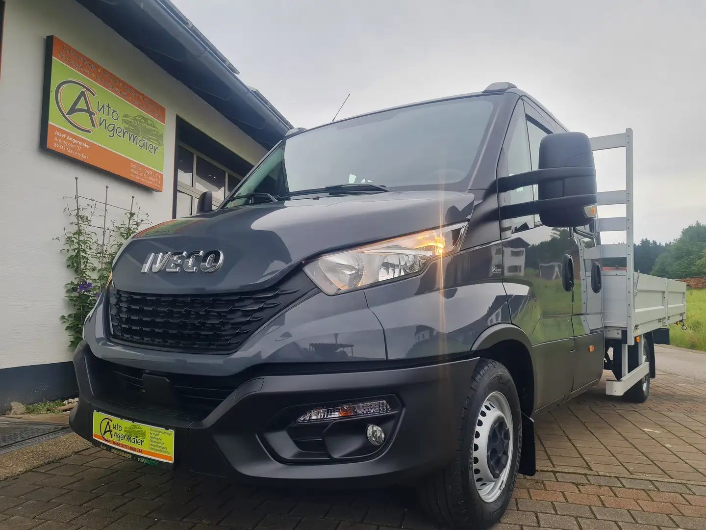 Iveco Daily Doppelkabine 35 S .Radstand 4100 Neuwertiger Zust. Gris - 2