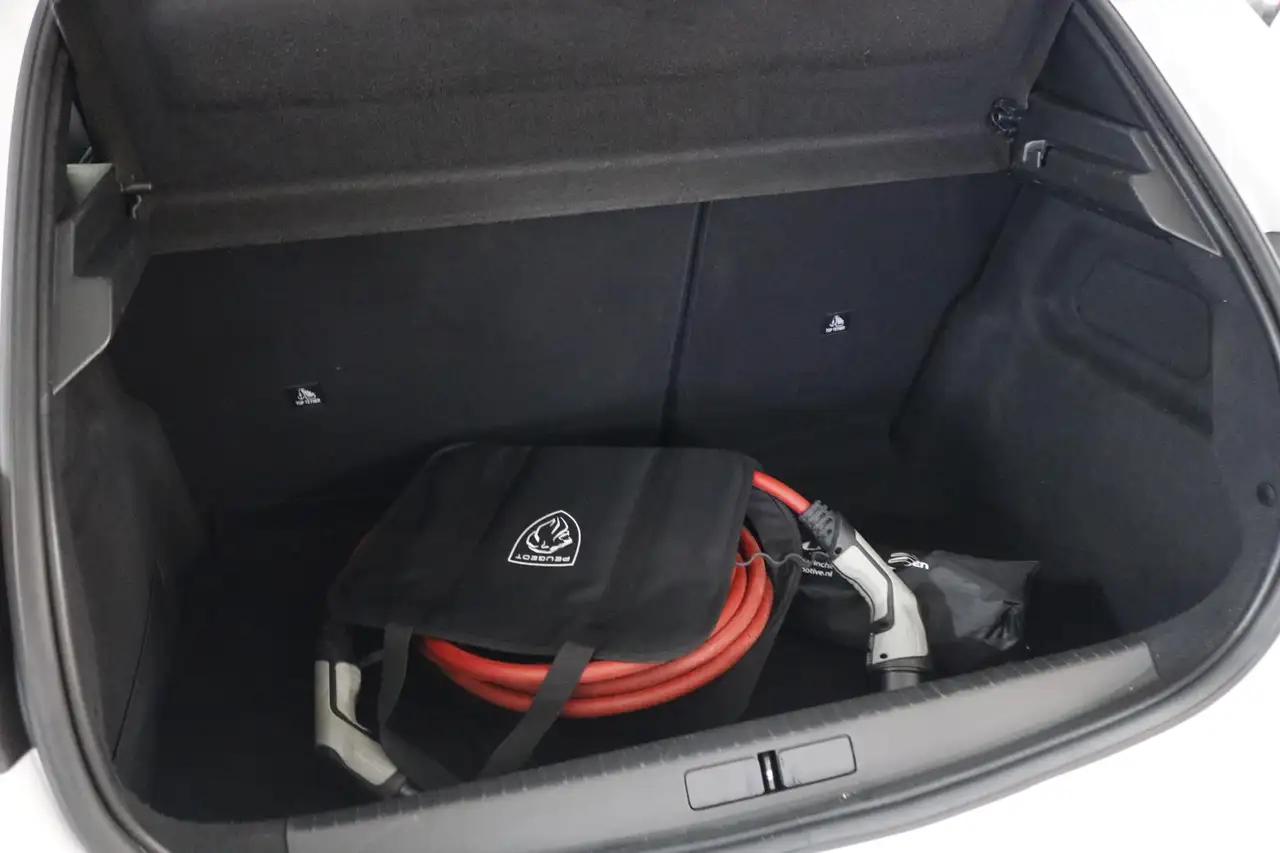 Peugeot E-208 EV Active Pack 50 kWh Clima Carplay Cruise L, миниатюра 24