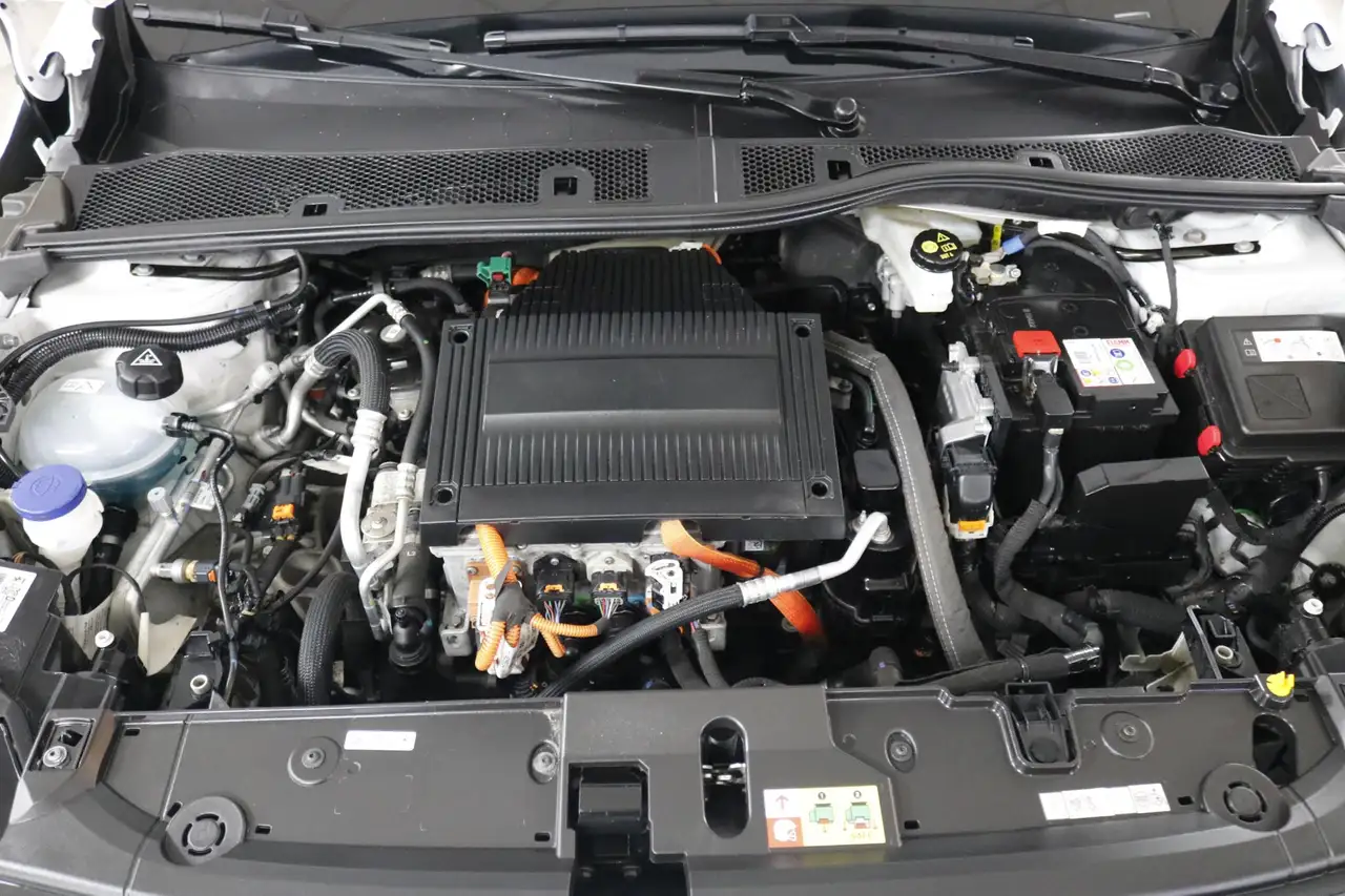 Peugeot E-208 EV Active Pack 50 kWh Clima Carplay Cruise L, миниатюра 30