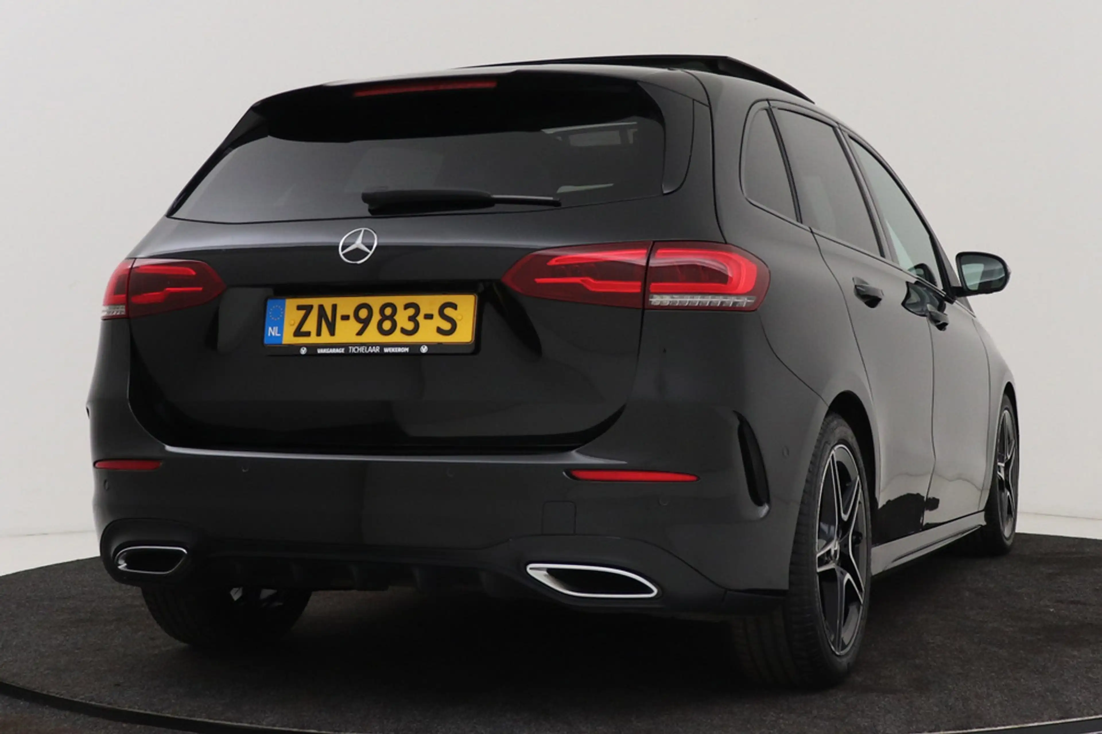 Mercedes-Benz B 180 Business Solution AMG-Line | Panoramadak | Org NL — photo 11