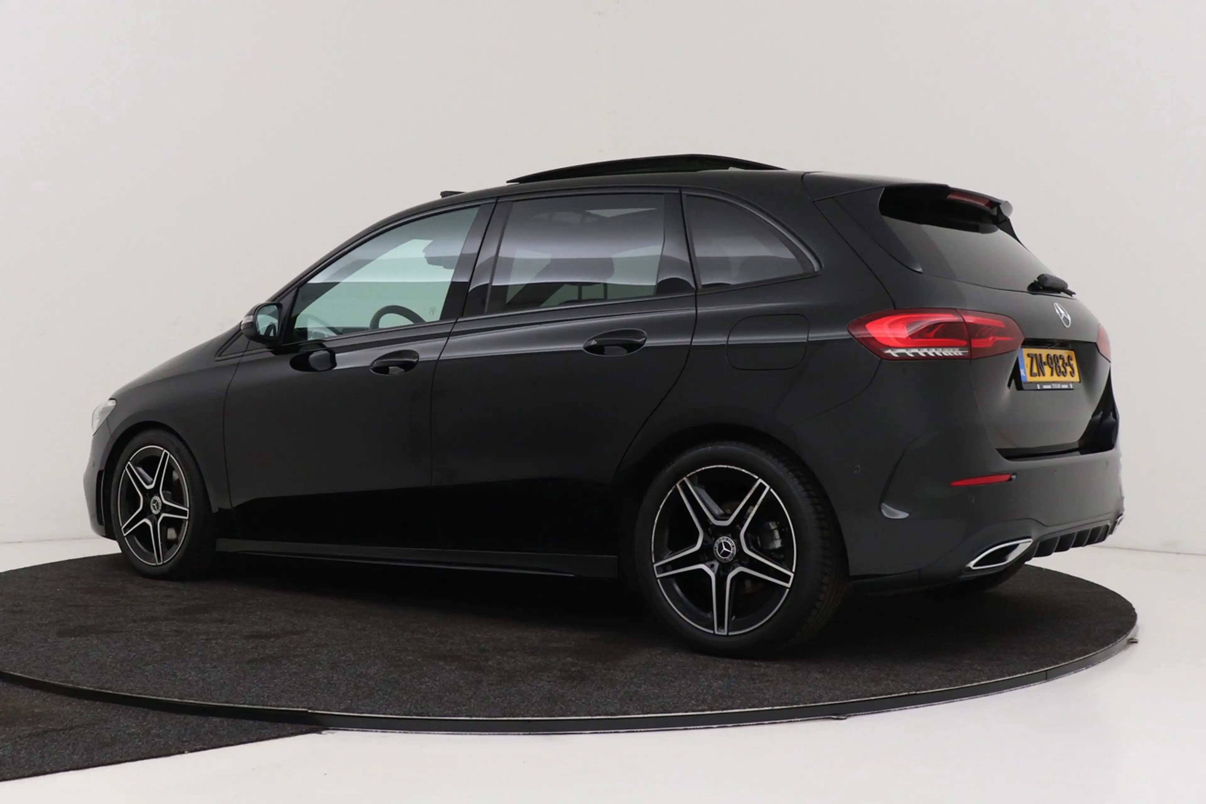 Mercedes-Benz B 180 Business Solution AMG-Line | Panoramadak | Org NL — photo 7