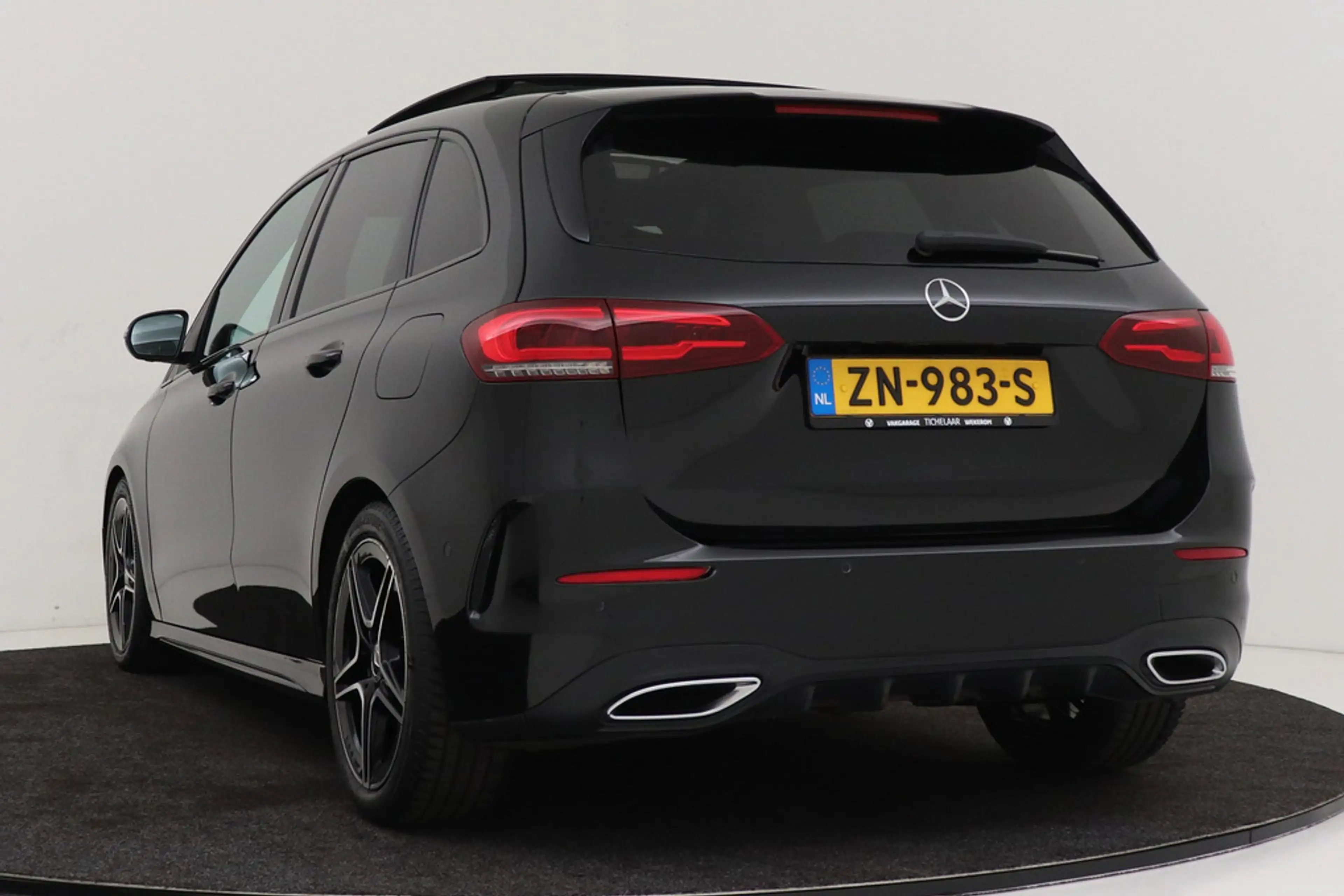 Mercedes-Benz B 180 Business Solution AMG-Line | Panoramadak | Org NL — photo 10