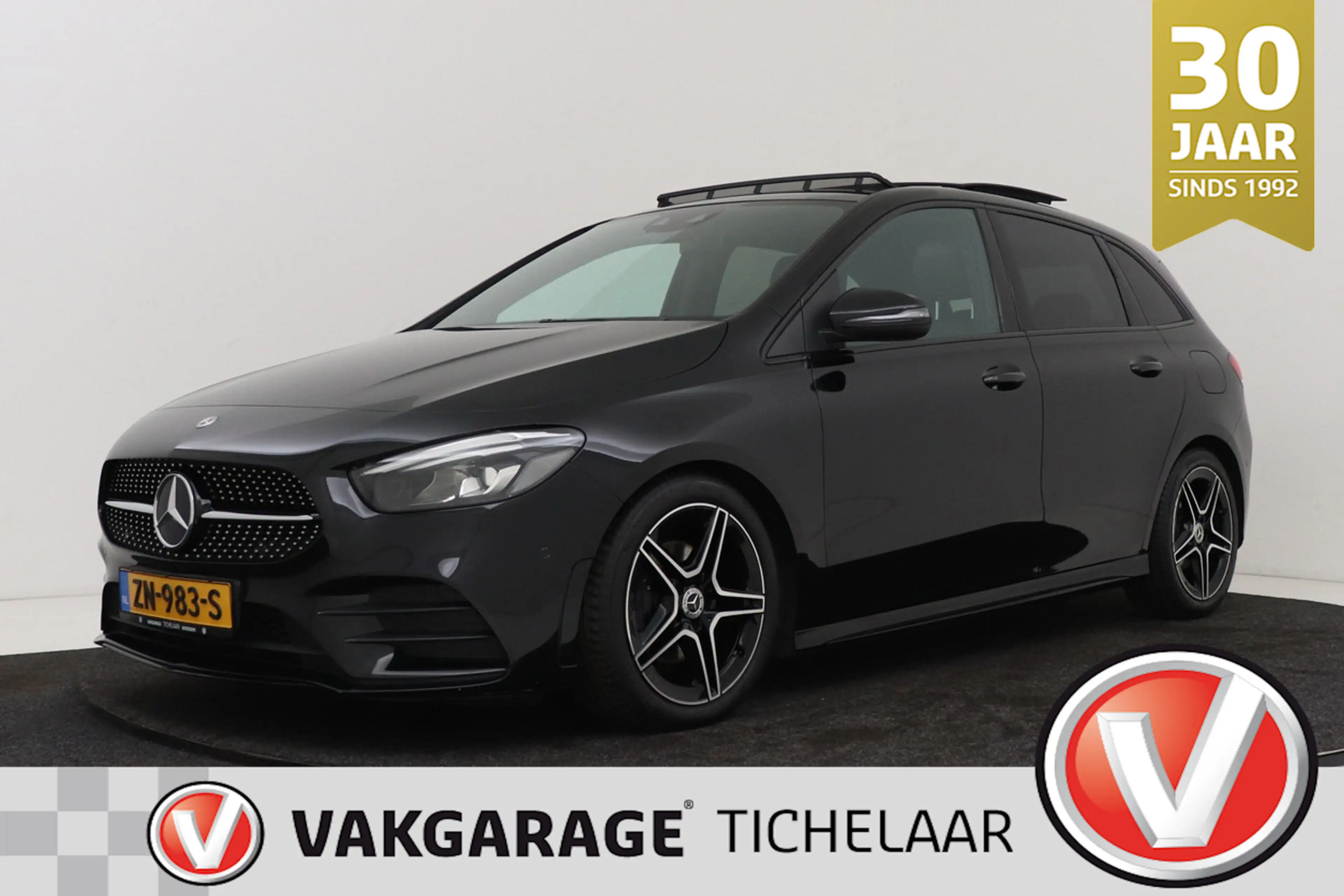 Mercedes-Benz B 180 Business Solution AMG-Line | Panoramadak | Org NL