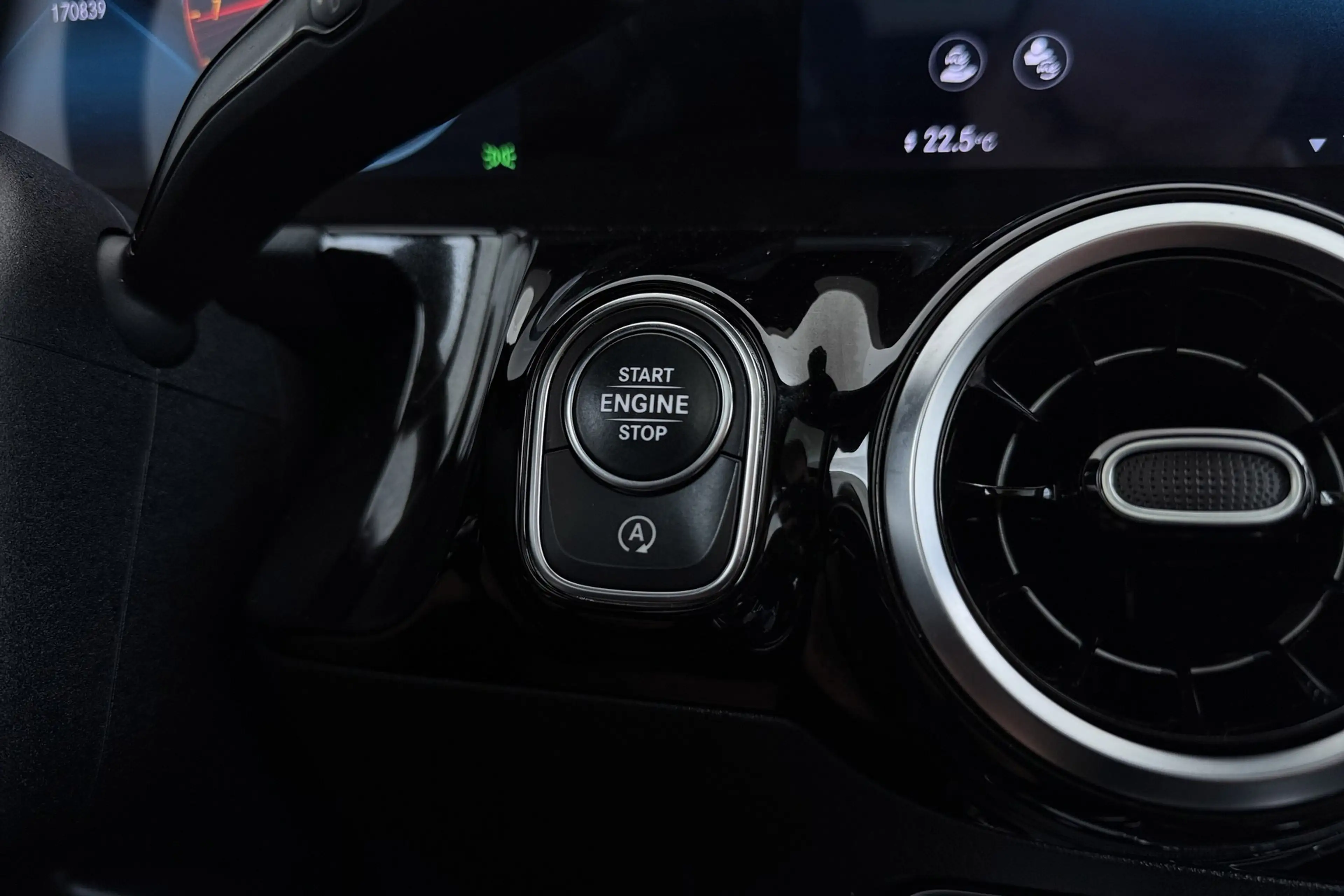Mercedes-Benz B 180 Business Solution AMG-Line | Panoramadak | Org NL — photo 32