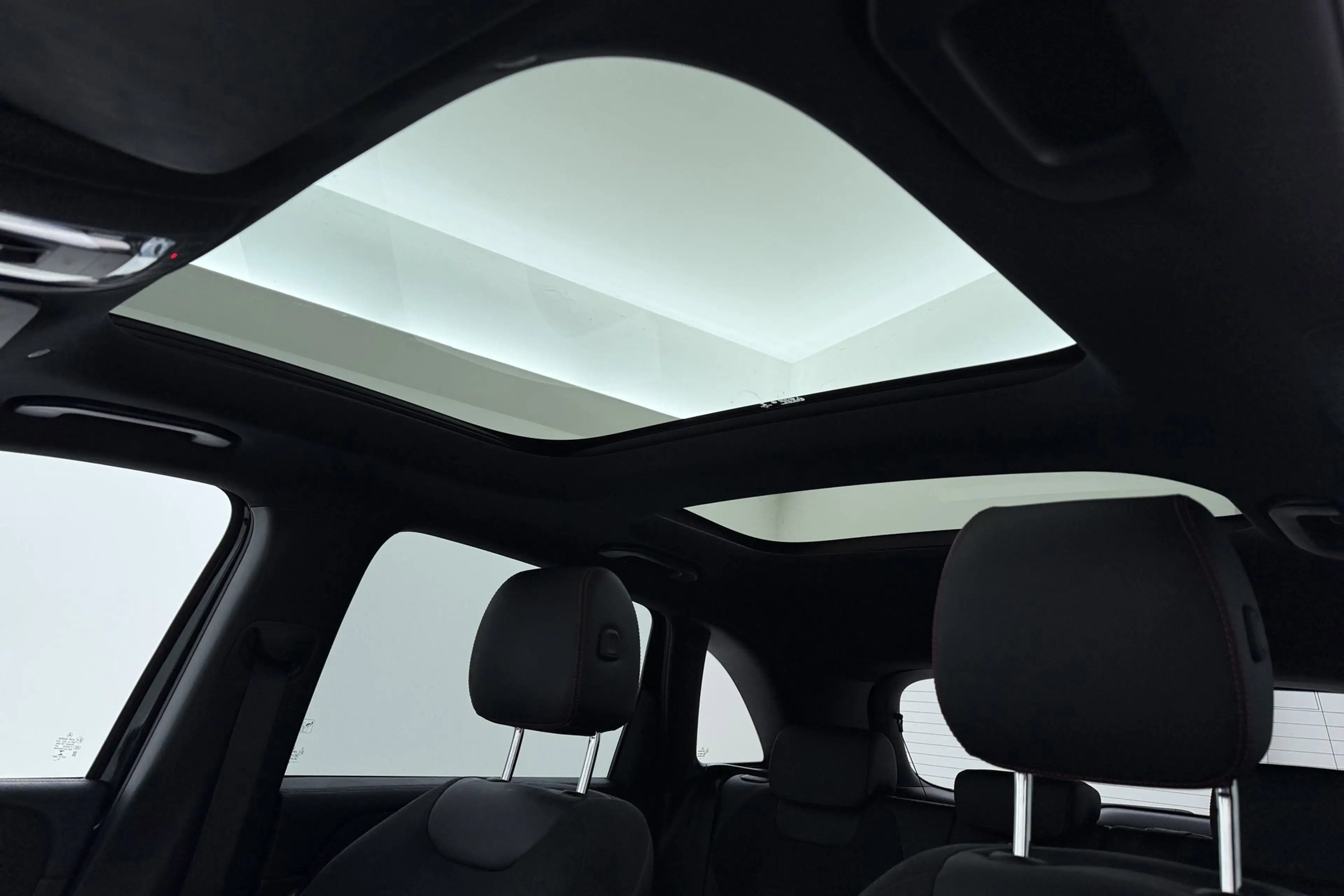 Mercedes-Benz B 180 Business Solution AMG-Line | Panoramadak | Org NL — photo 4