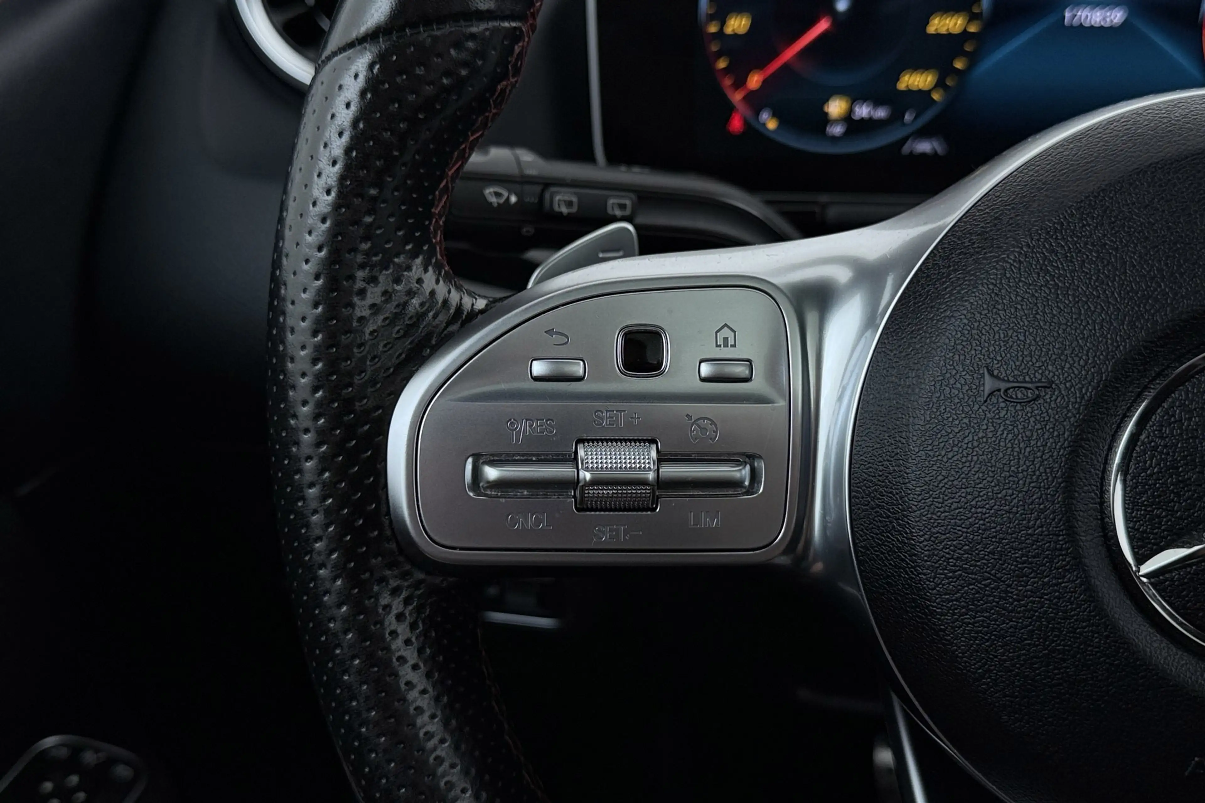 Mercedes-Benz B 180 Business Solution AMG-Line | Panoramadak | Org NL — photo 36