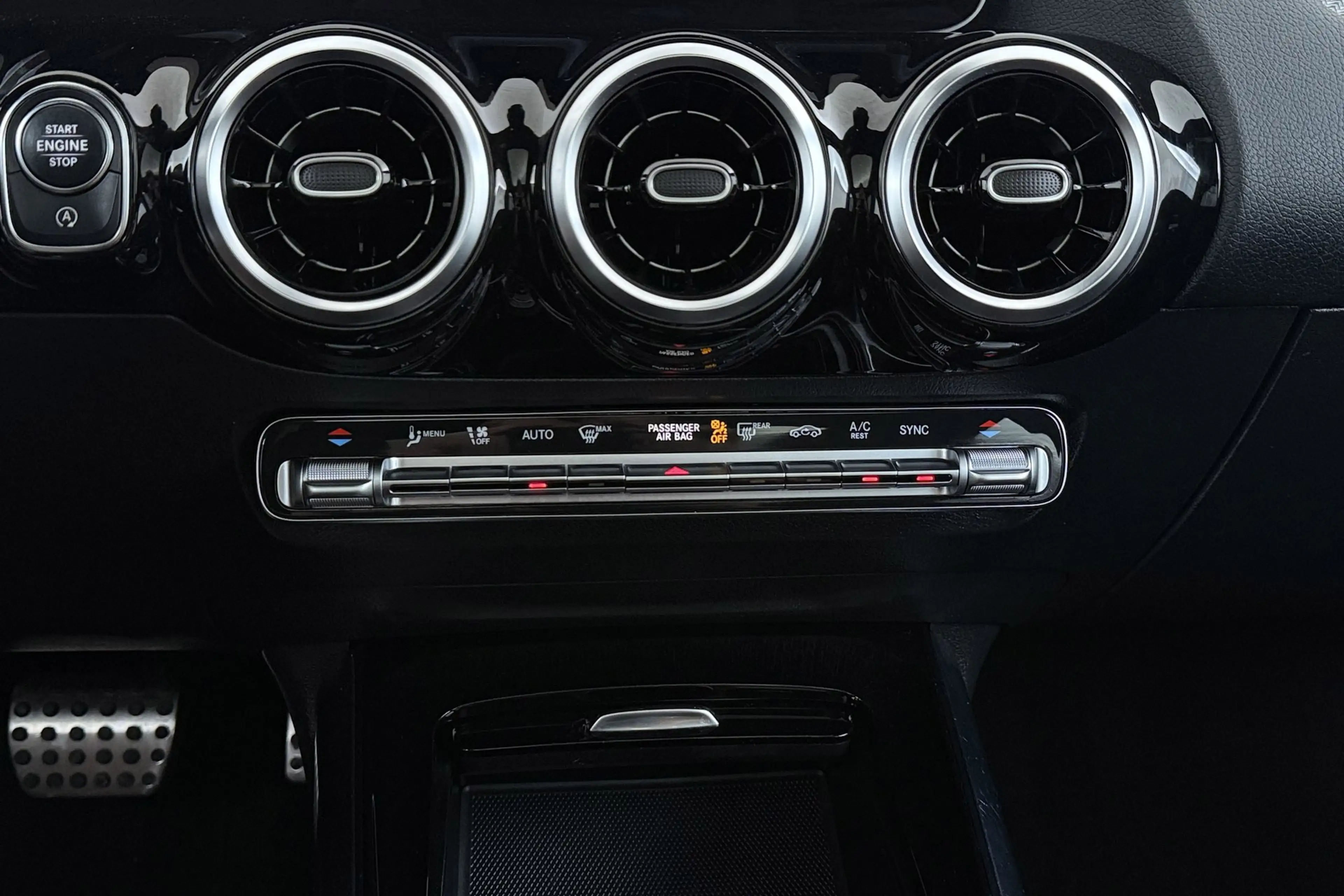 Mercedes-Benz B 180 Business Solution AMG-Line | Panoramadak | Org NL — photo 29