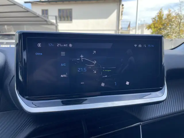 Peugeot 208 view 15