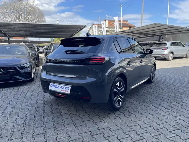 Peugeot 208 view 5