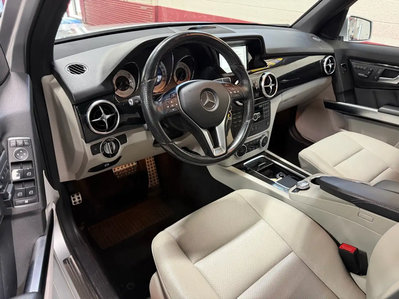 Mercedes-Benz GLK-Class снимка Mercedes-Benz GLK-Class