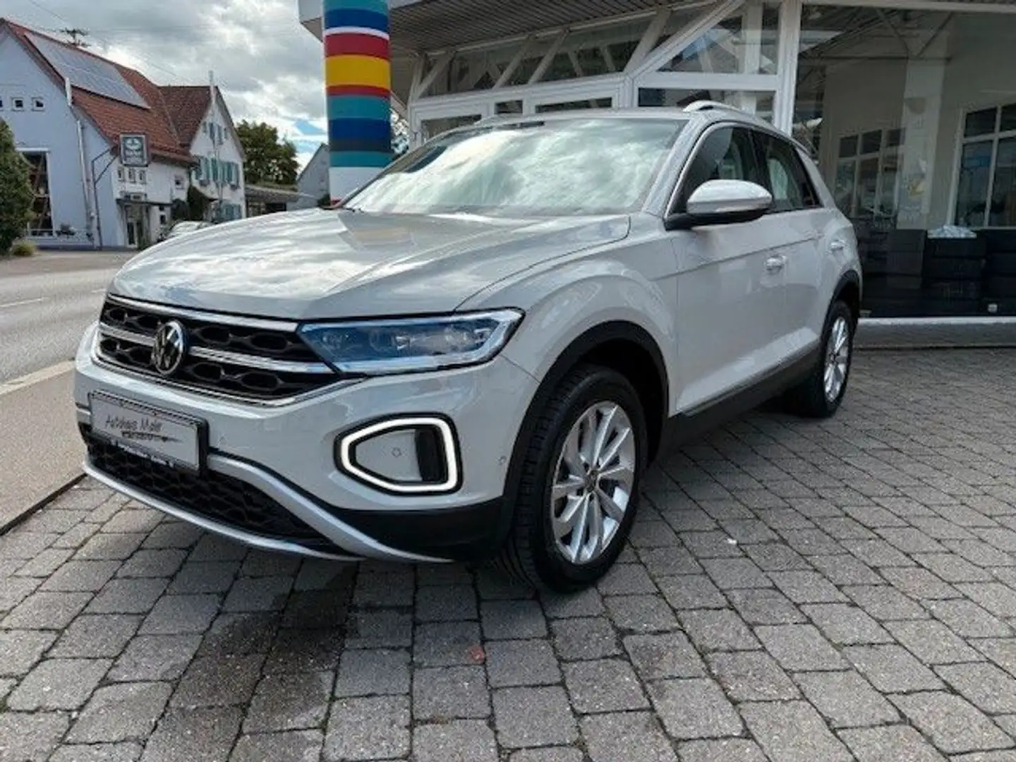 Volkswagen T-Roc 1.5 TSI DSG Style RFK/PDC/SHZ/ALU Gris - 2