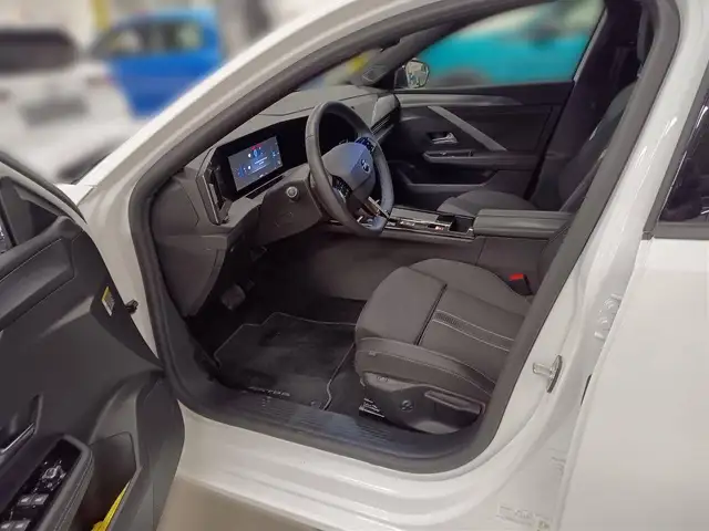 Opel Astra view 13