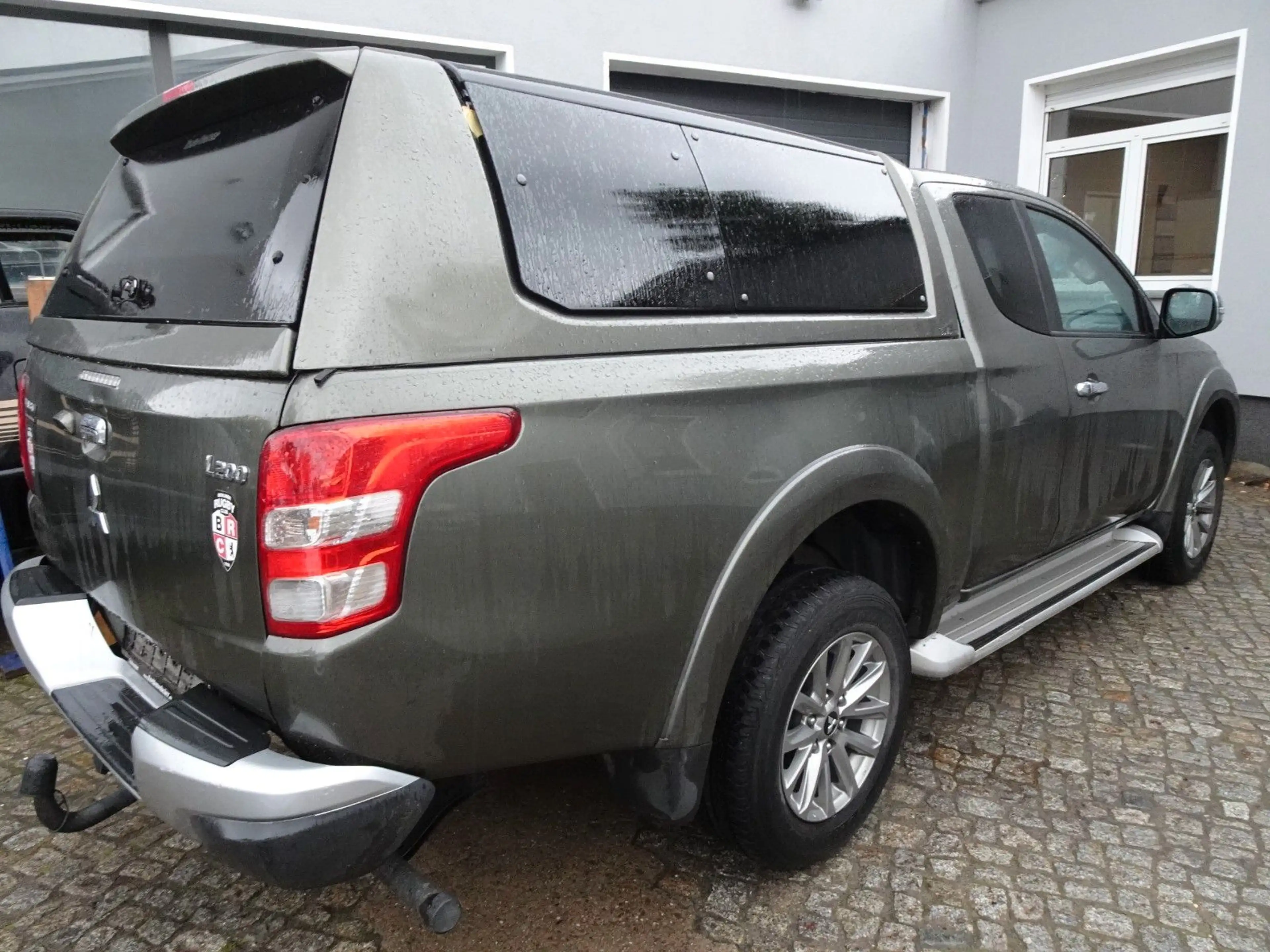 Mitsubishi L200 Plus Club Cab 4WD 133kW, KLIMATR-RCAM-AHK — photo 6