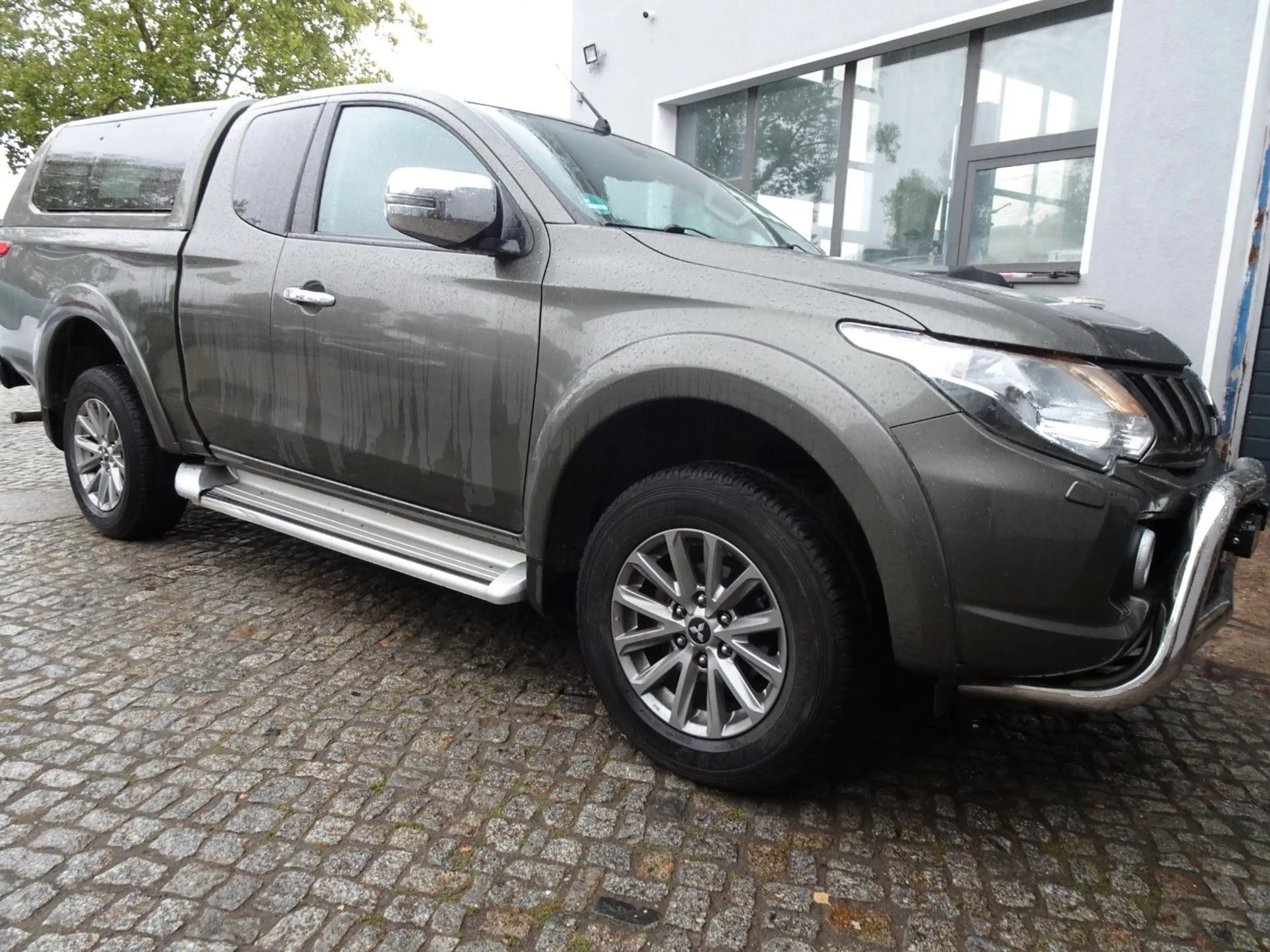 Mitsubishi L200 Plus Club Cab 4WD 133kW, KLIMATR-RCAM-AHK — photo 3