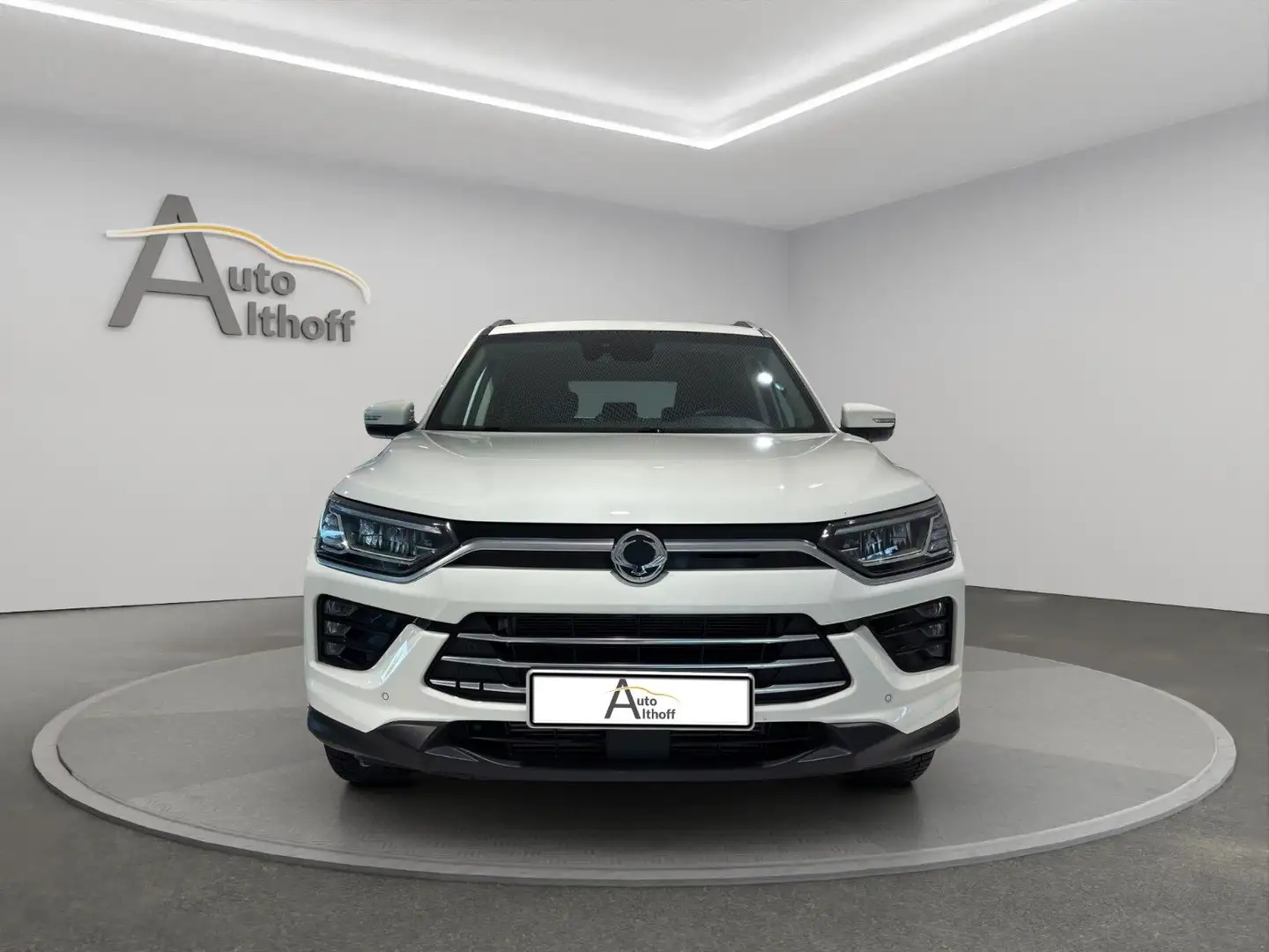 SsangYong Korando 1.5 T-GDI Benzin Sapphire 2WD Automatik Bílá - 2
