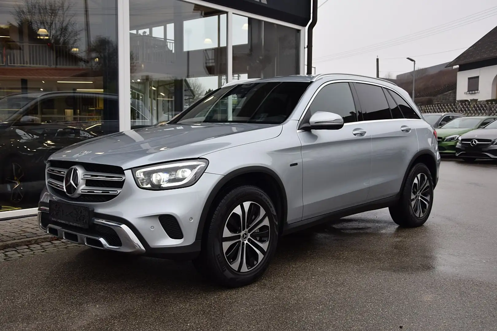 Mercedes-Benz GLC 300 de PHEV 4Matic Silber - 2