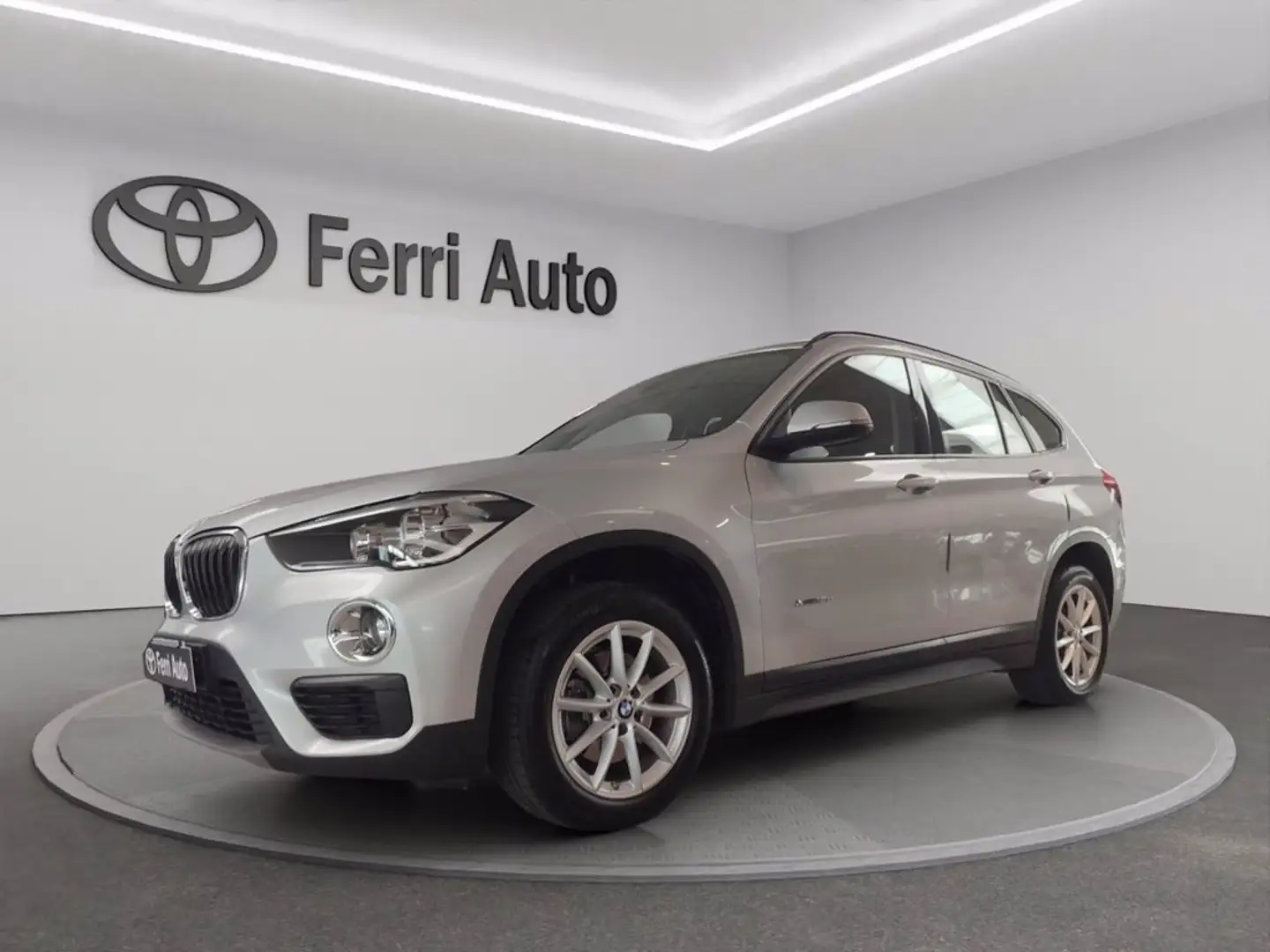 BMW X1 xdrive18d advantage auto Grey - 1