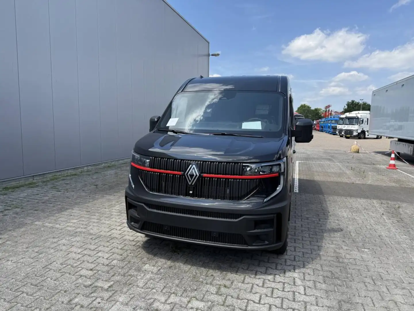 Renault Master NIEUW MODEL L2H2 Zwart - 2