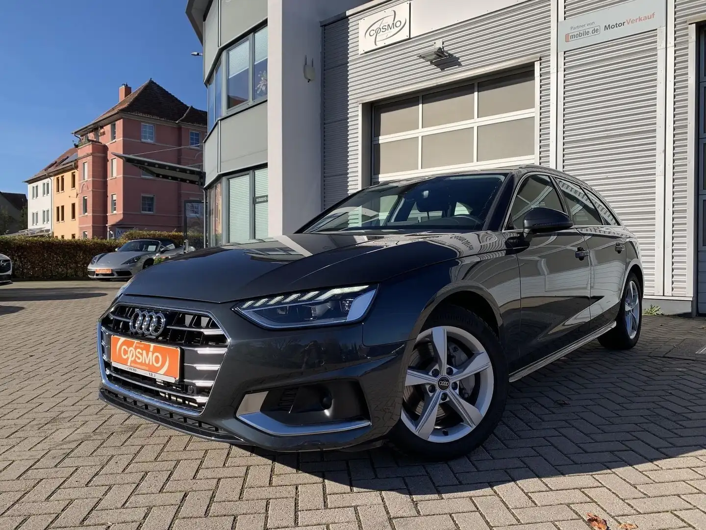 Audi A4 Avant 40 TFSI AHK+Massage+LED+RFK+NAVI Grau - 1