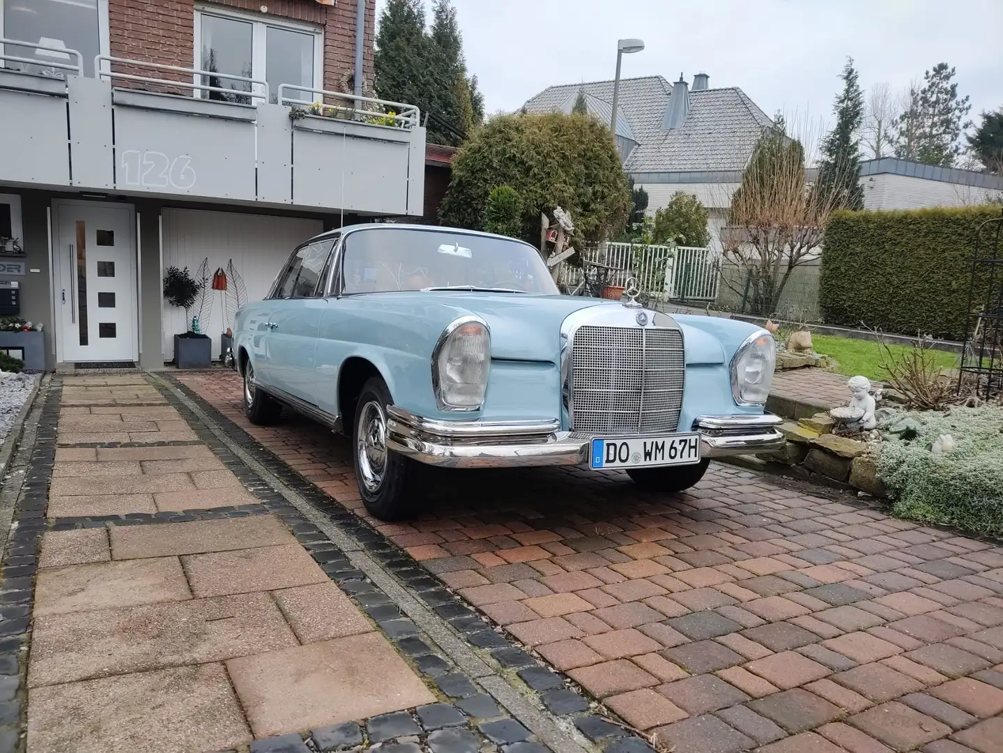 Mercedes-Benz S 250 W111 Coupe Blue - 2