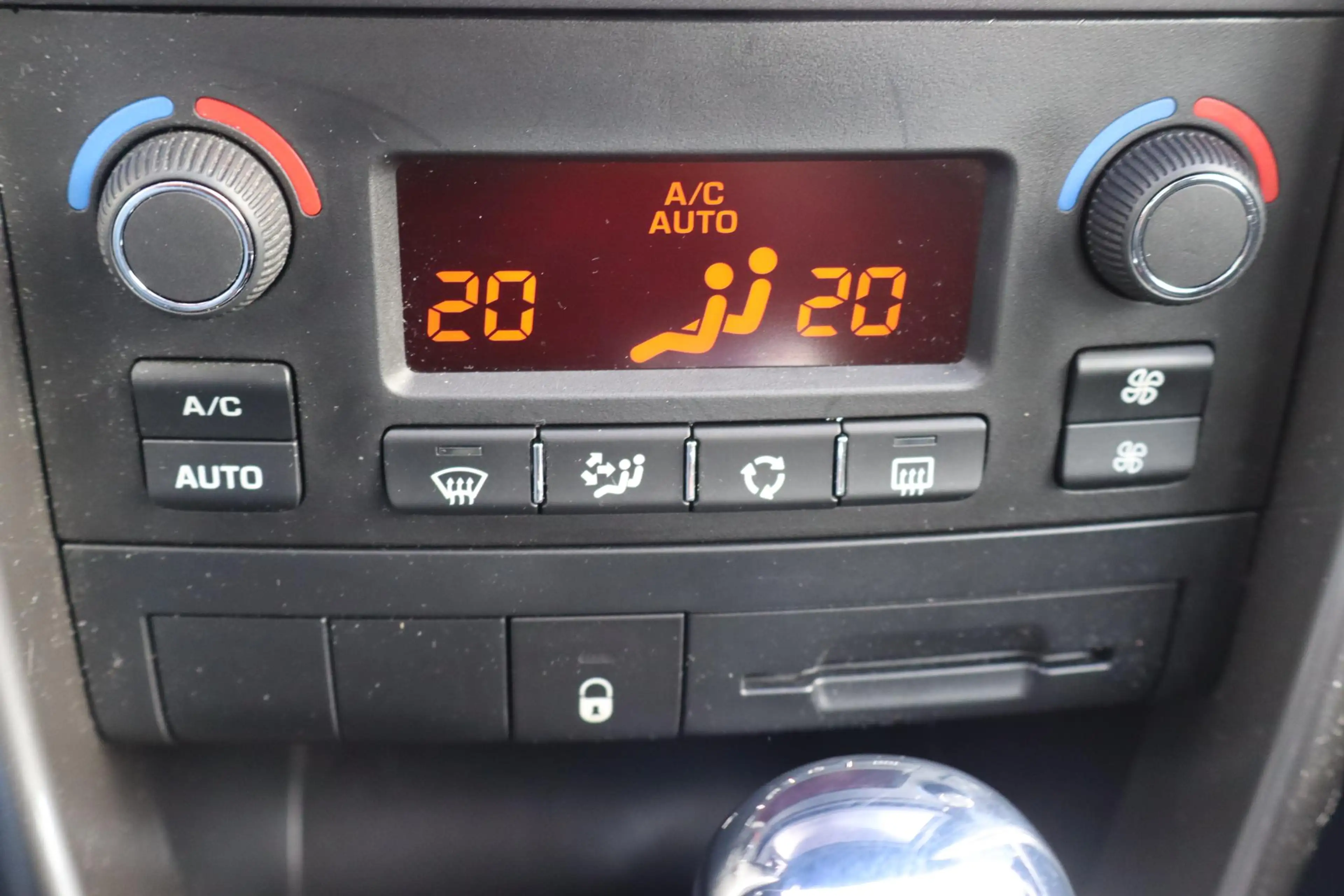 Peugeot 207 1.6 VTi Allure Navigatie, Panoramadak, Automaat, C — photo 8