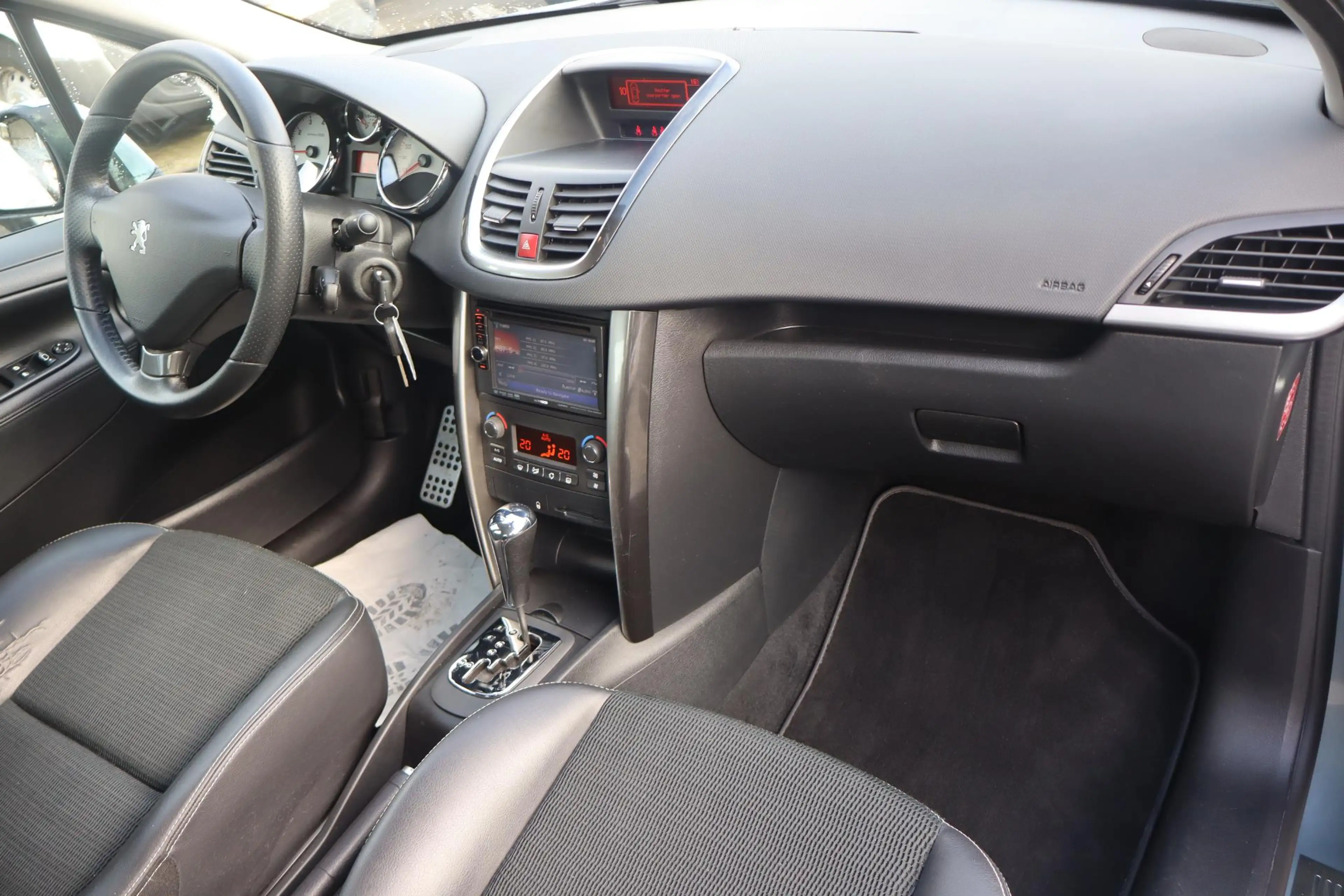 Peugeot 207 1.6 VTi Allure Navigatie, Panoramadak, Automaat, C — photo 10