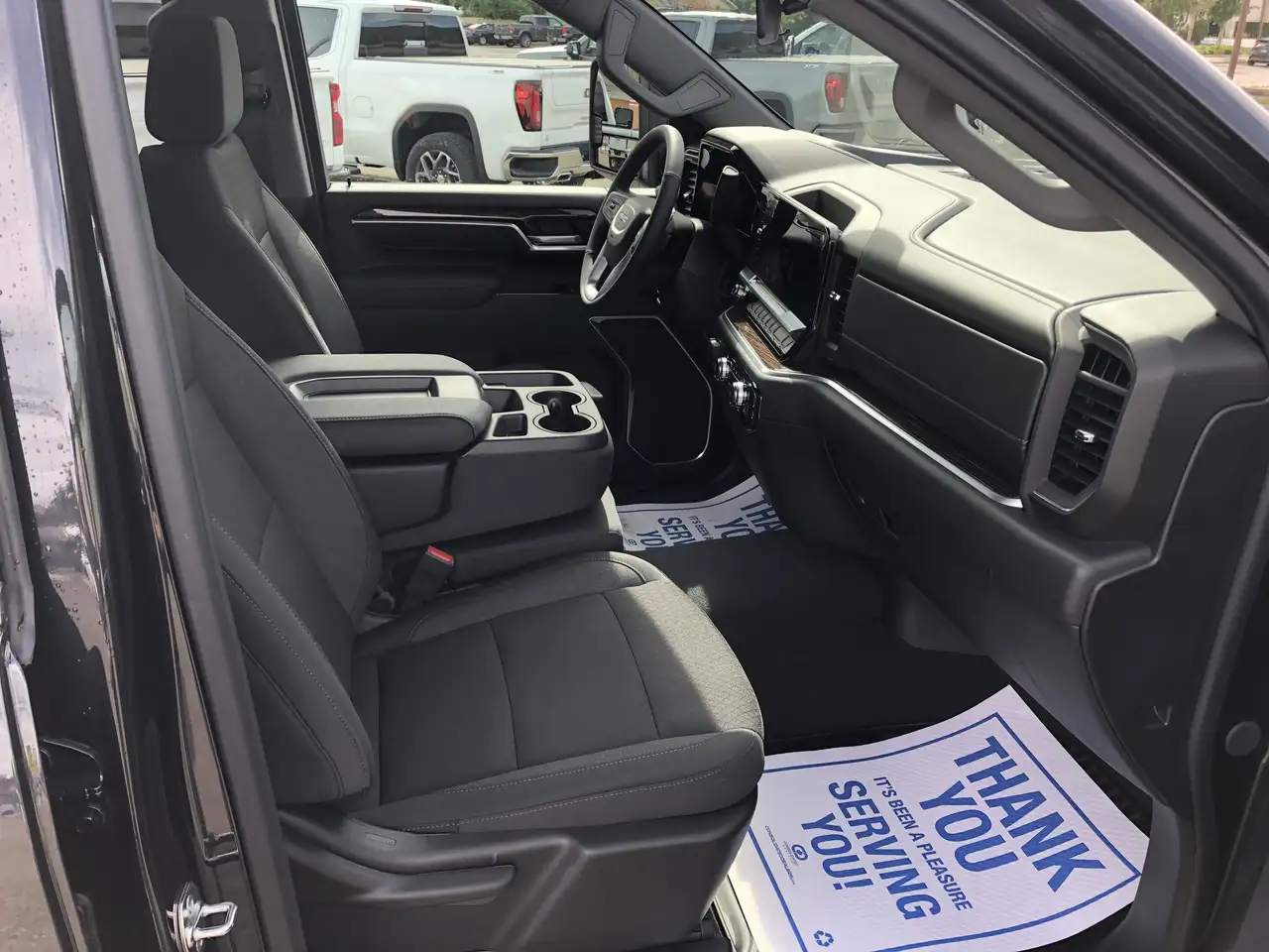 GMC Sierra 3500HD снимка GMC Sierra 3500HD