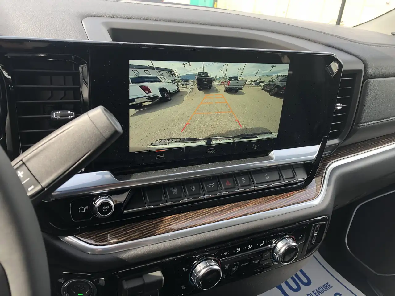 GMC Sierra 3500HD снимка GMC Sierra 3500HD