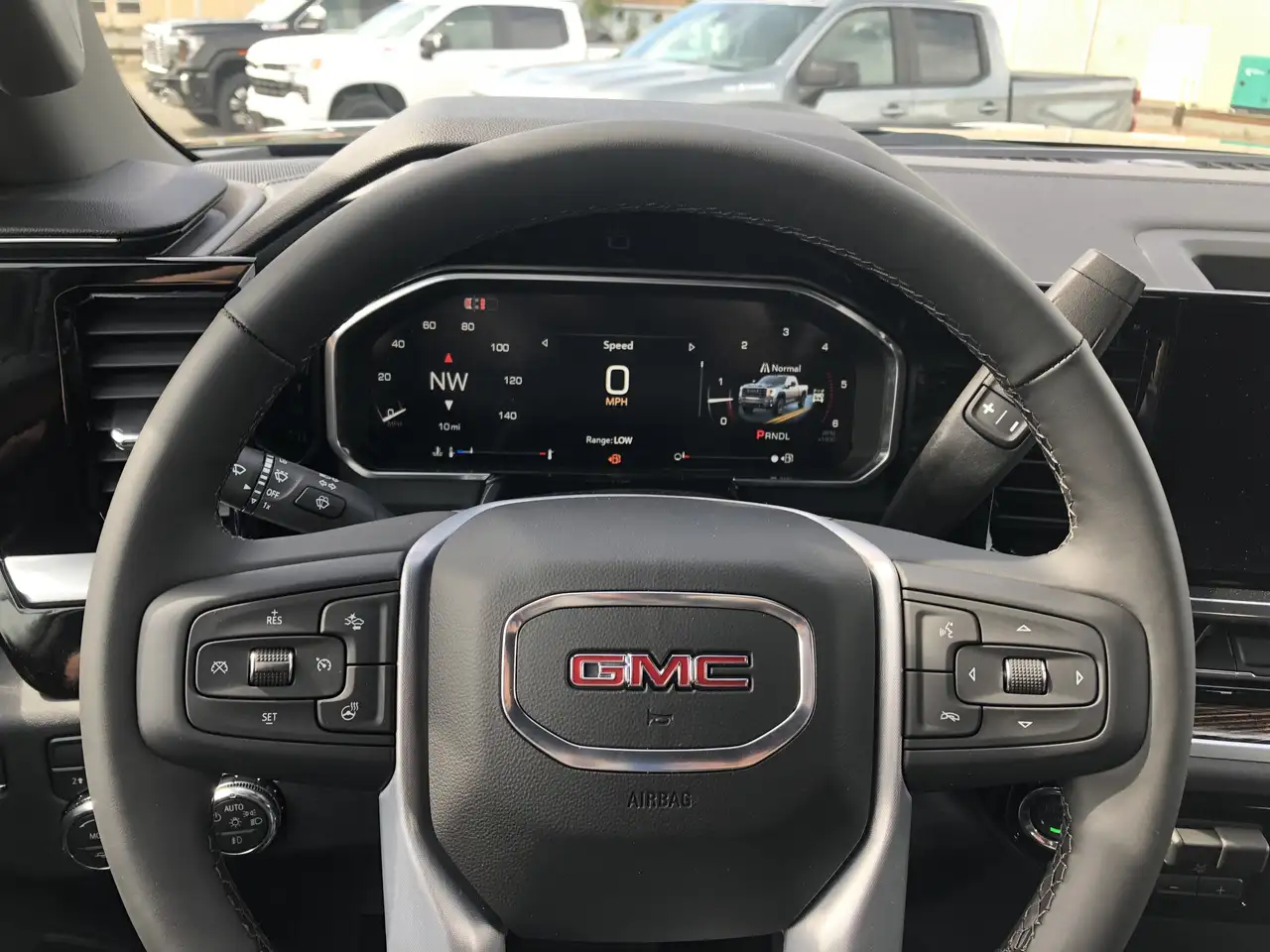 GMC Sierra 3500HD снимка GMC Sierra 3500HD