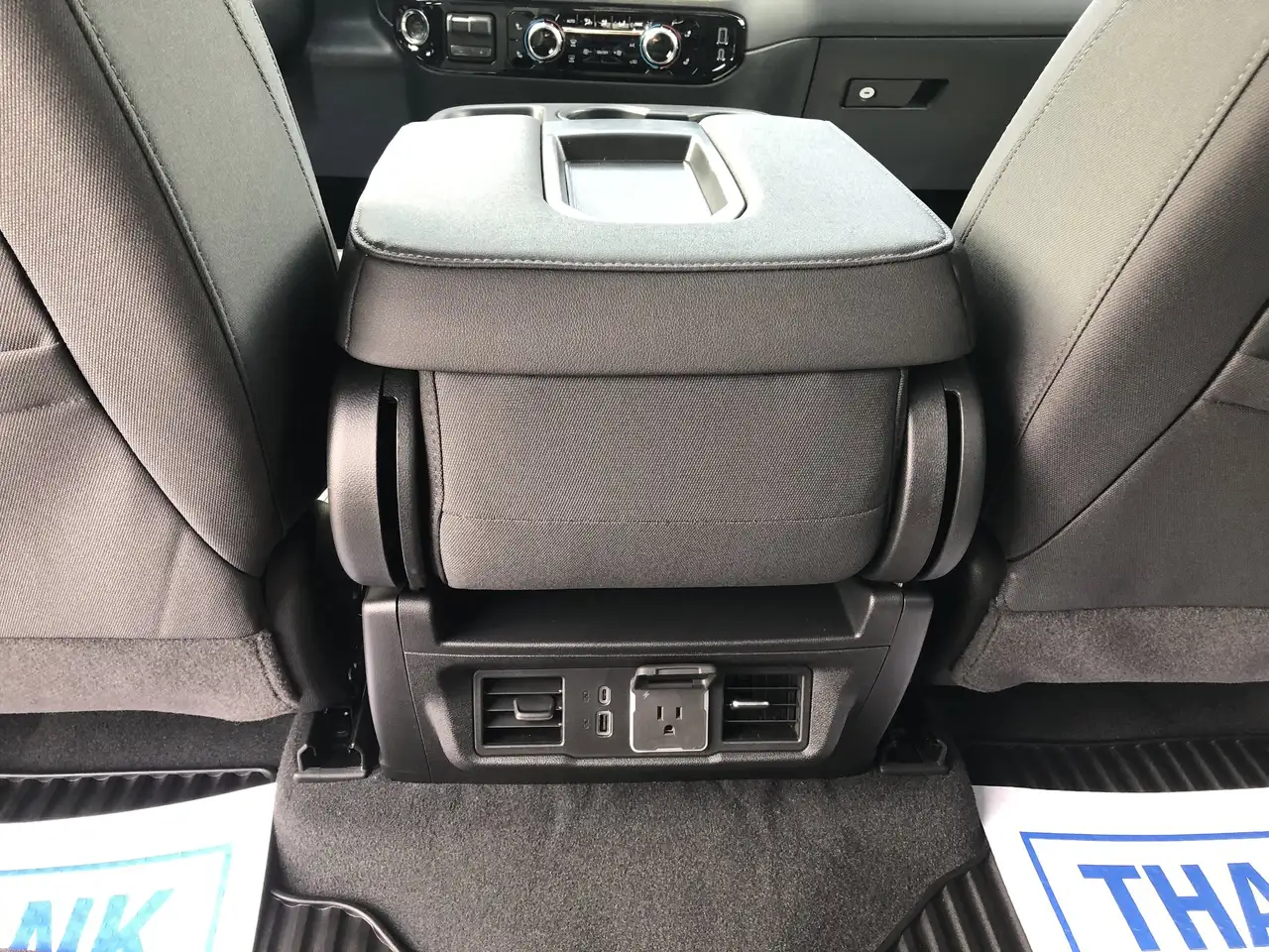 GMC Sierra 3500HD снимка GMC Sierra 3500HD