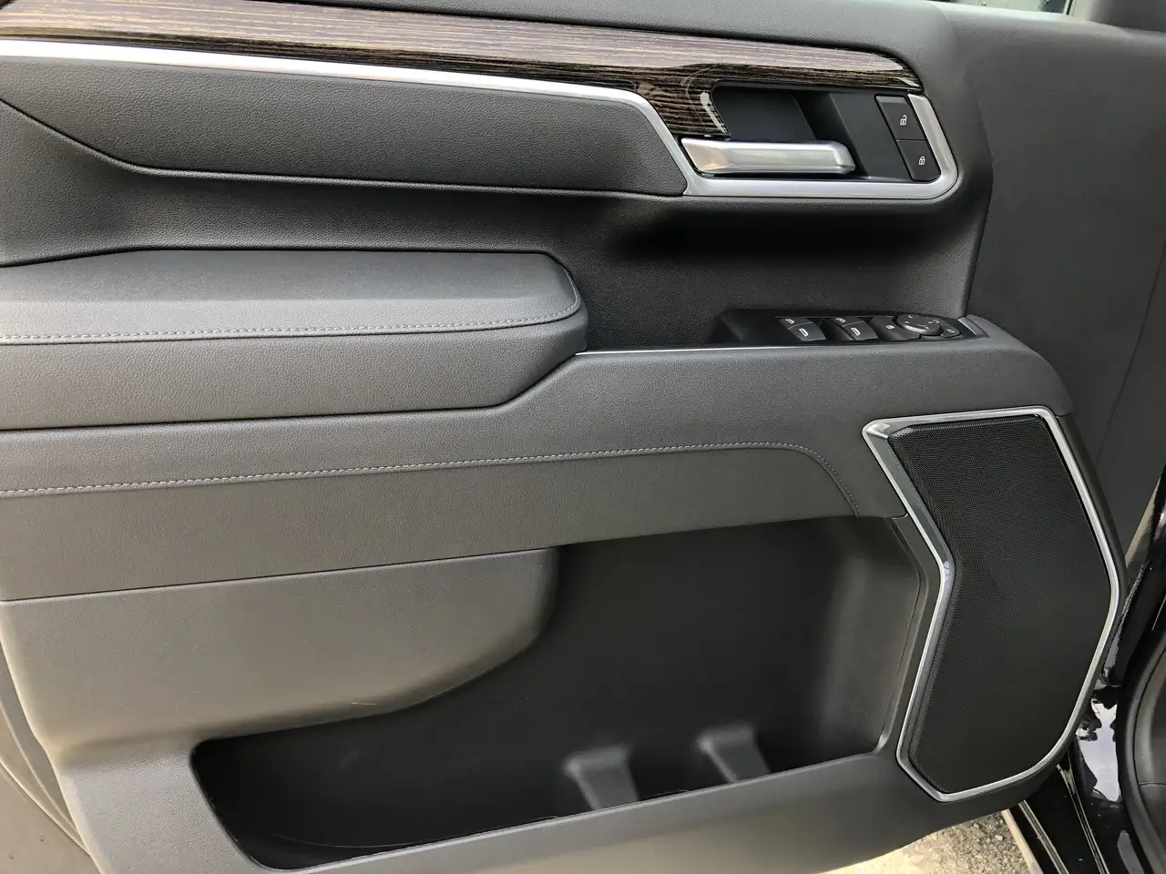 GMC Sierra 3500HD снимка GMC Sierra 3500HD