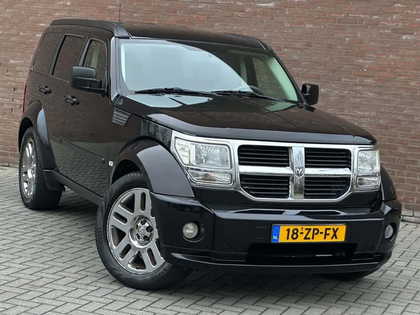Dodge Nitro 3.7 V6 SXT LPG/G3 - Leder - Navi - 4X4 - Trekhaak Negro - 2