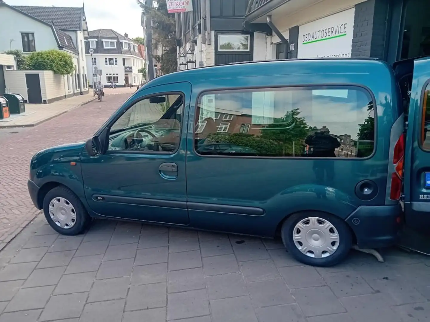 Renault Kangoo 1.4 RN nw apk bij aflevering invalide voertuig voo Vert - 2