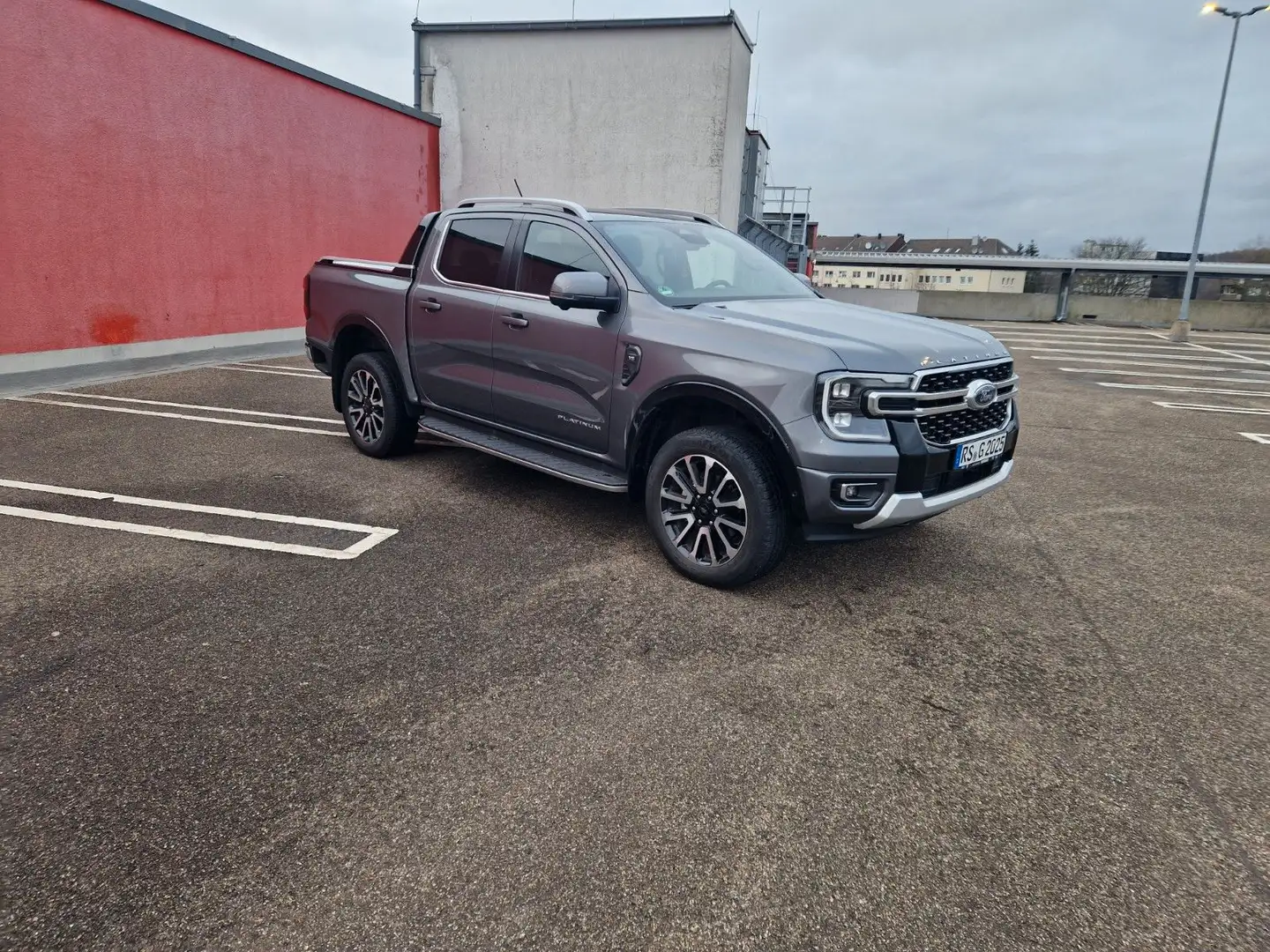 Ford Ranger Platinum e-4WD Doppelk. Sofort Verfügbar. Gris - 1