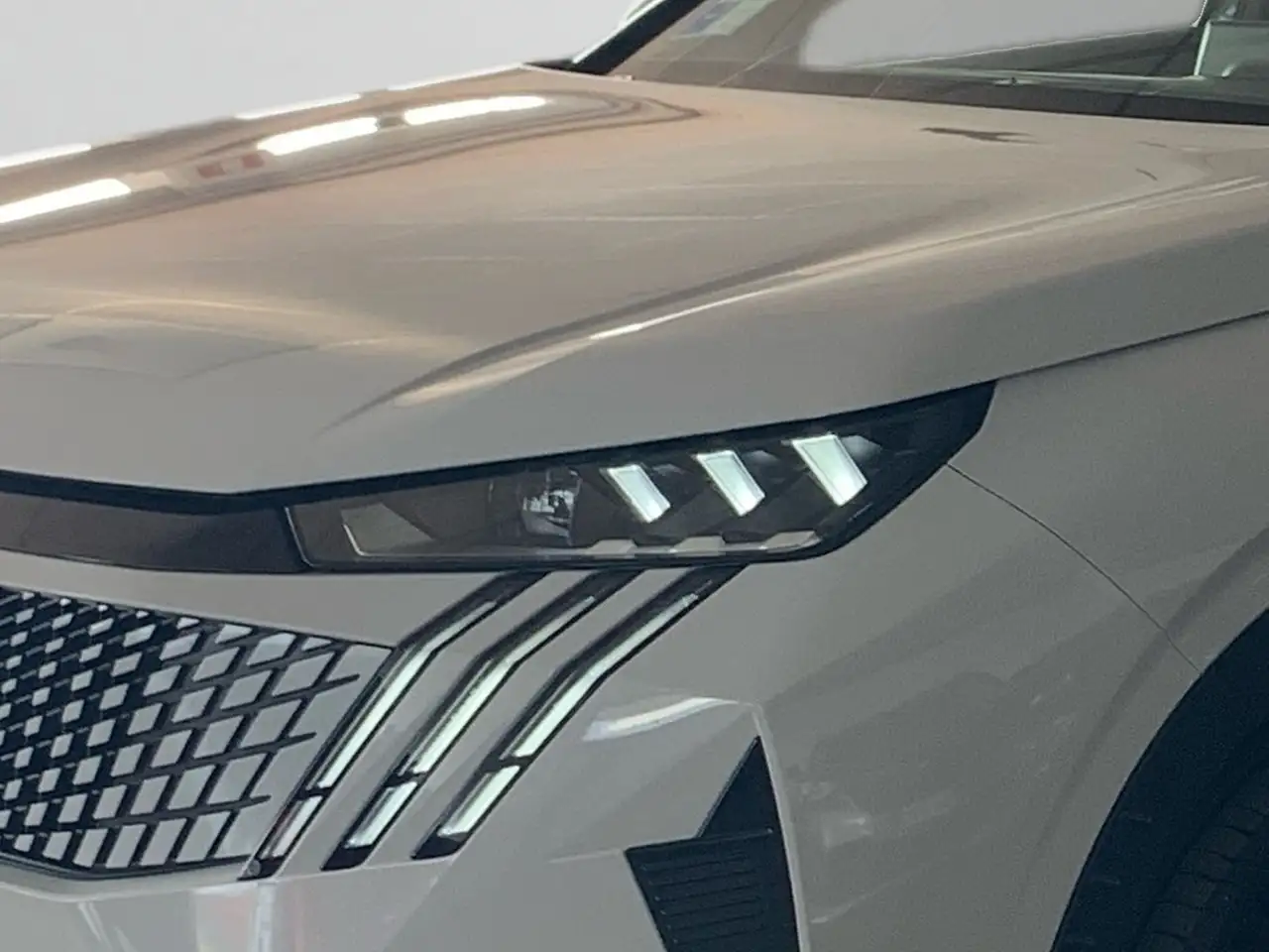 Peugeot 3008 III 2024 1.2 hybrid GT 145cv e-dcs6 14
