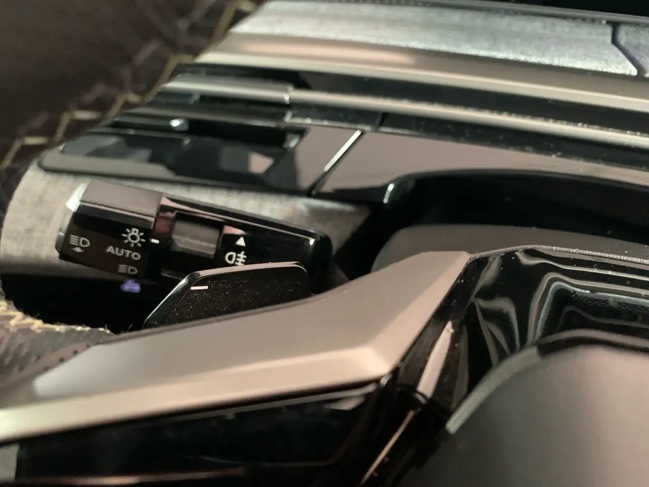 Peugeot 3008 III 2024 1.2 hybrid GT 145cv e-dcs6 20
