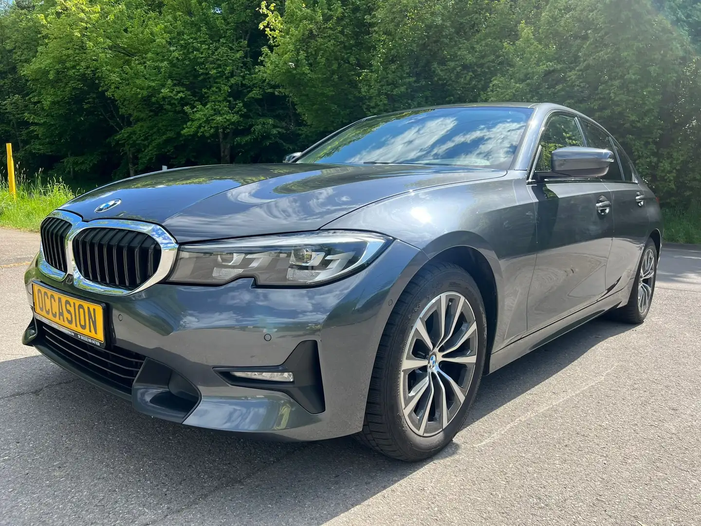 BMW 318 318DA Aut. Sport Line Cuir Navi Camera Jante Grau - 1