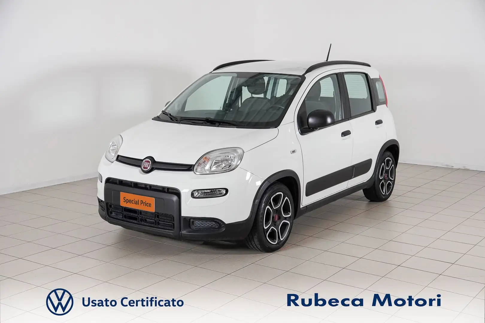 Fiat Panda 1.0 Firefly Hybrid City Life S&S 70CV Weiß - 1