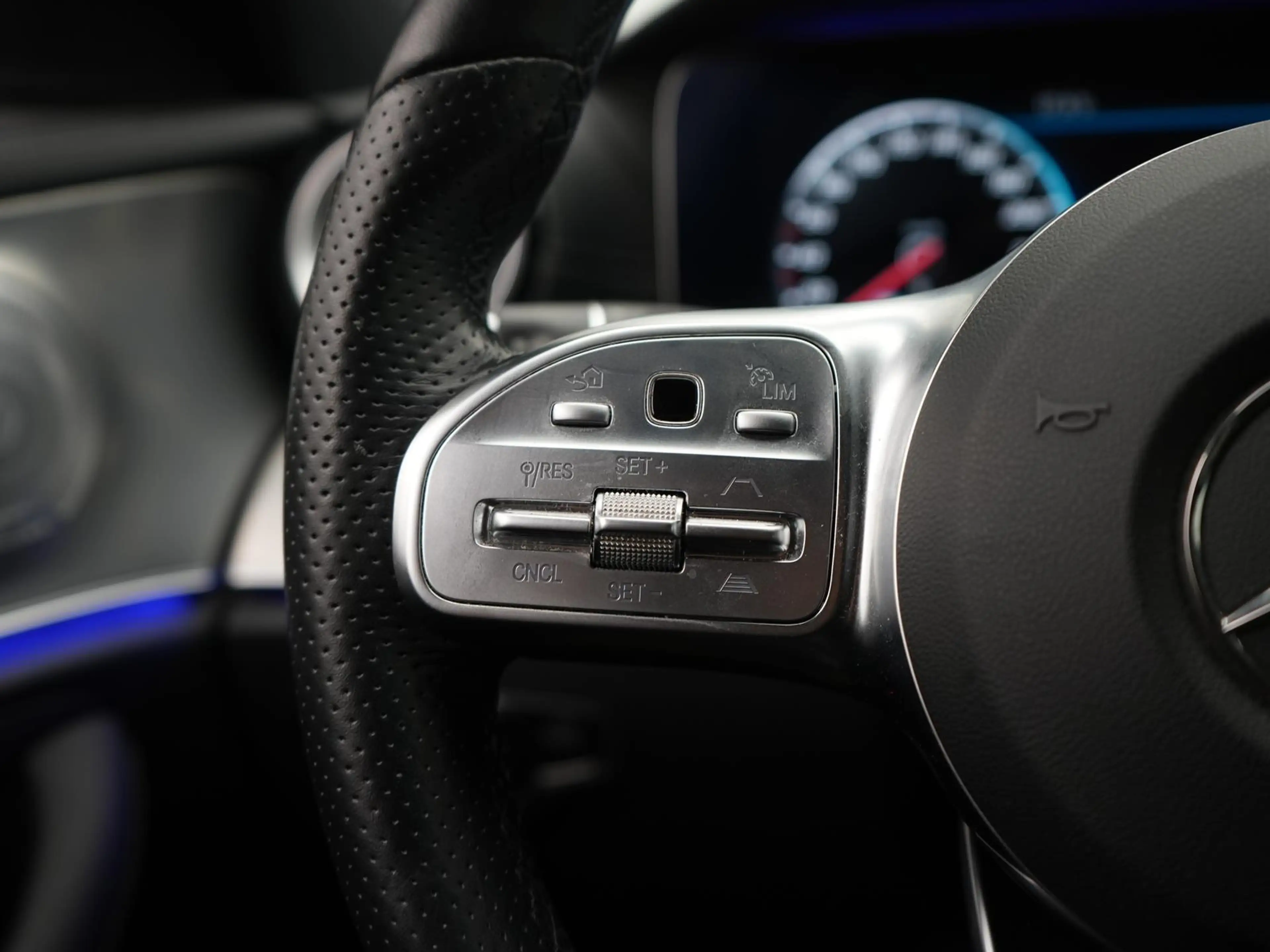 Mercedes-Benz E 220 d AMG-Line,MULTIBEAM,MEMO,360°,BURMESTE,AHK — photo 11