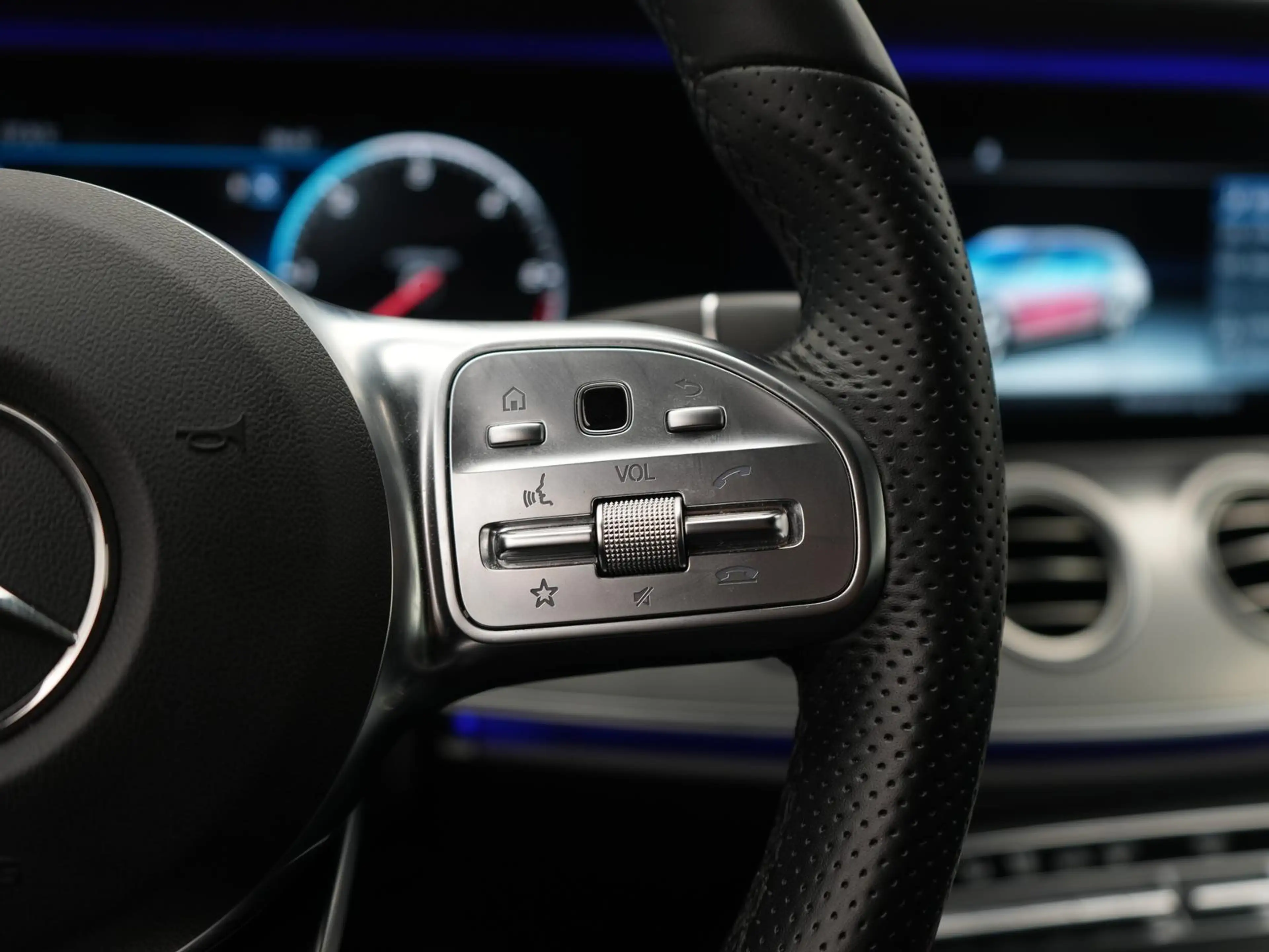 Mercedes-Benz E 220 d AMG-Line,MULTIBEAM,MEMO,360°,BURMESTE,AHK — photo 12