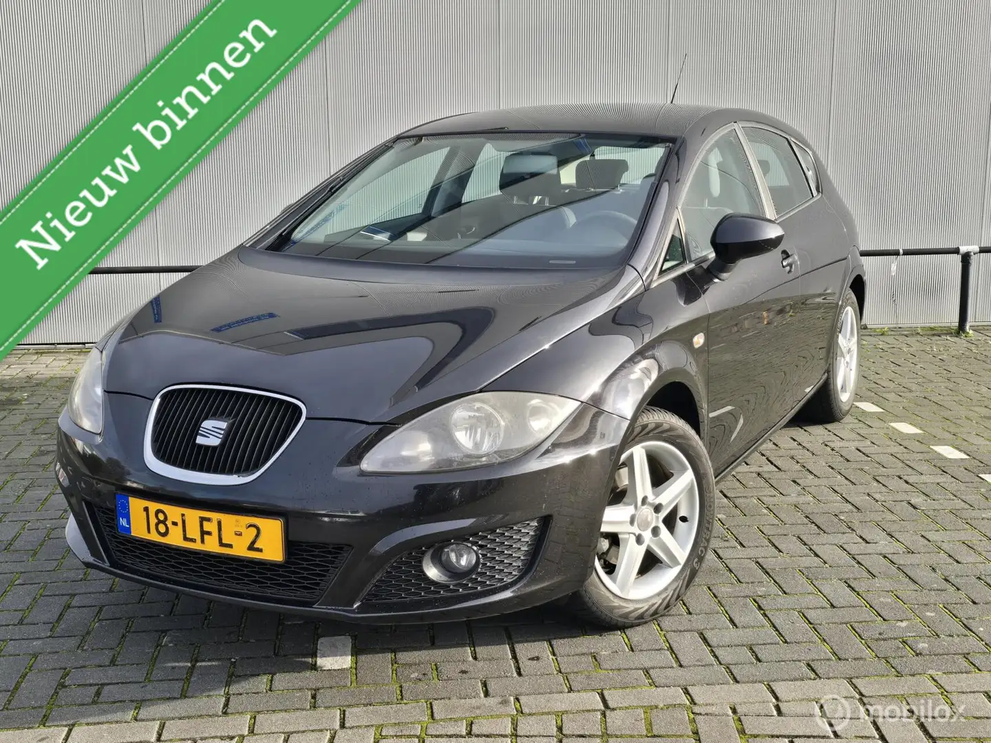 SEAT Leon 1.6 Hattrick Airco Cruise Nieuwe APK Noir - 1