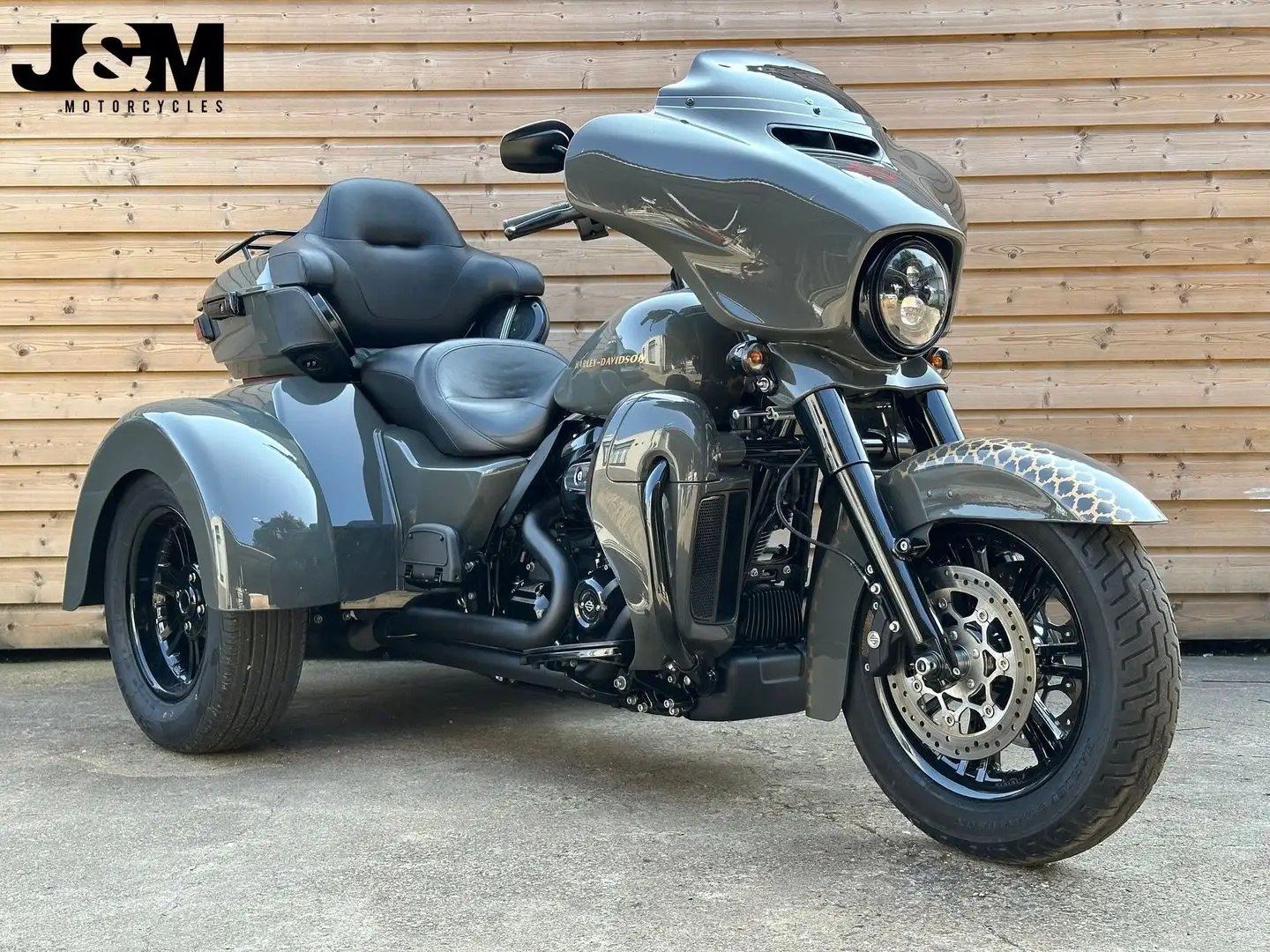 Harley-Davidson Tri Glide ULTRA CLASSIC FLHTCUTG Zwart - 1