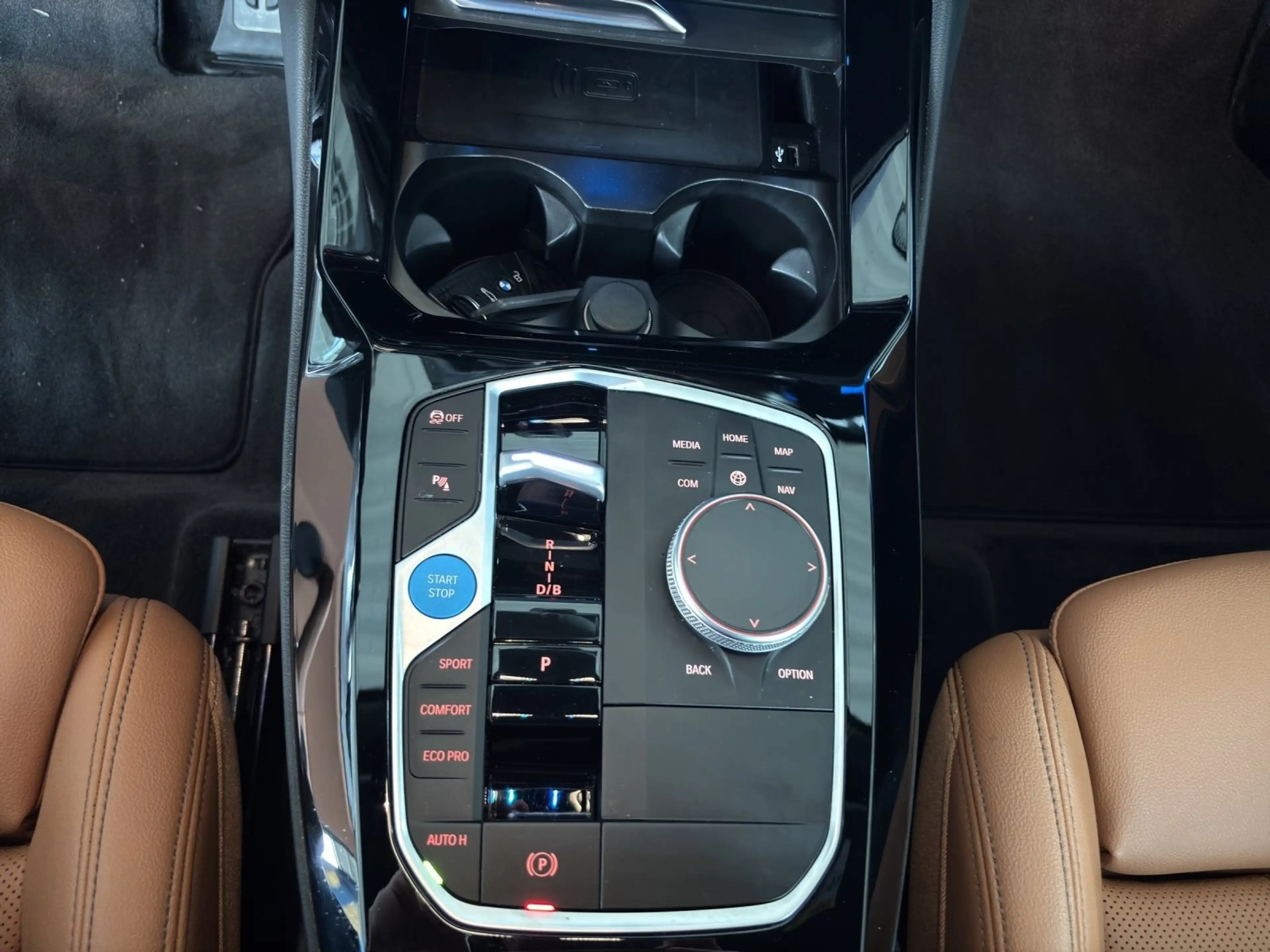 BMW iX3 M Sport — photo 15