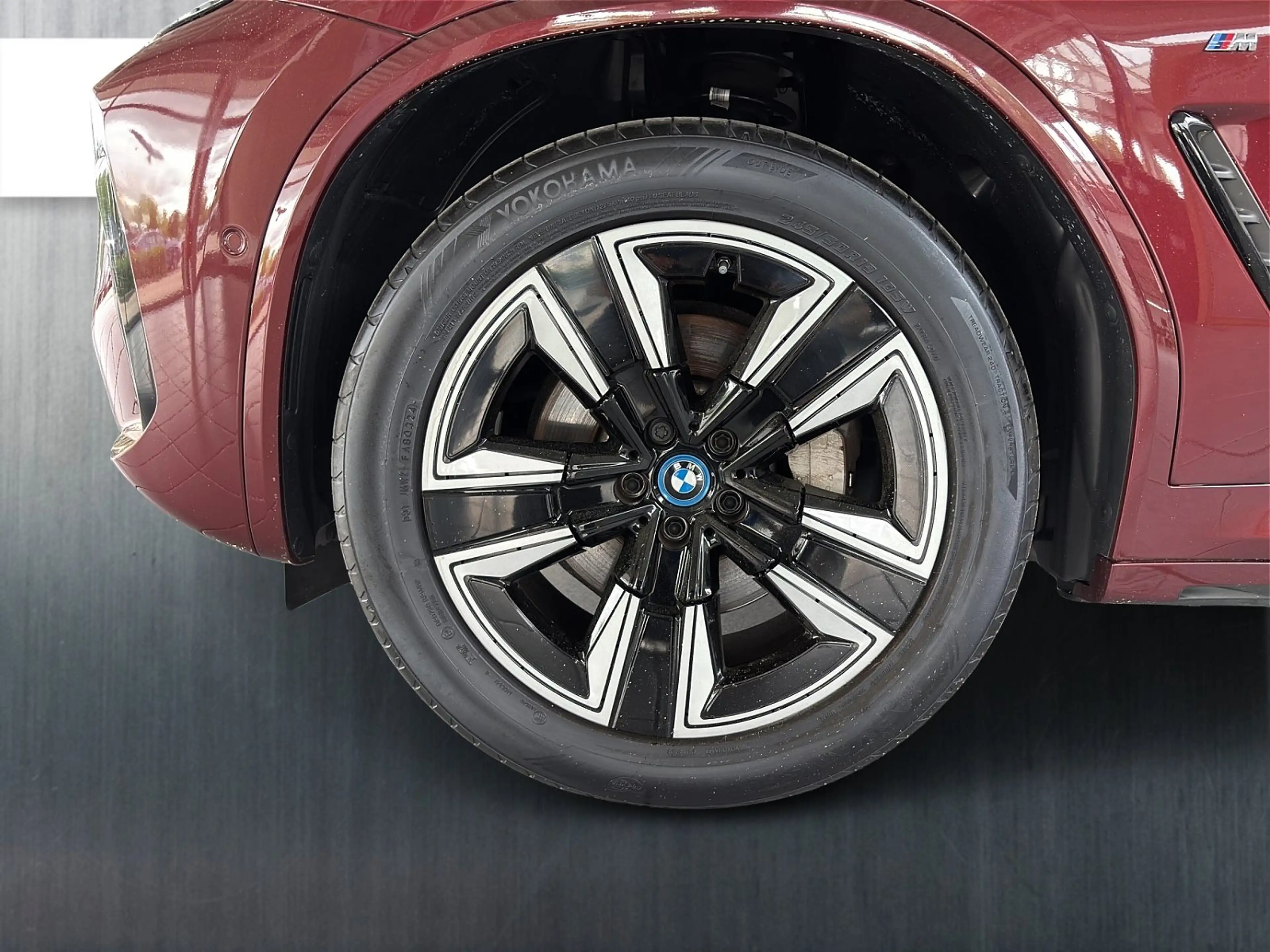 BMW iX3 M Sport — photo 10