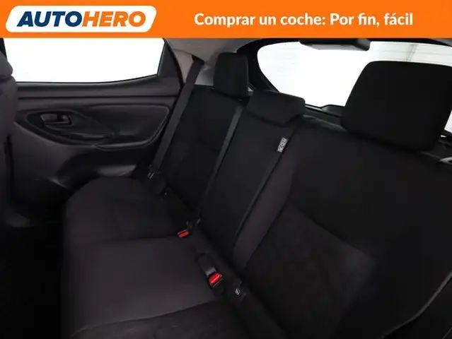 Toyota Yaris view 15