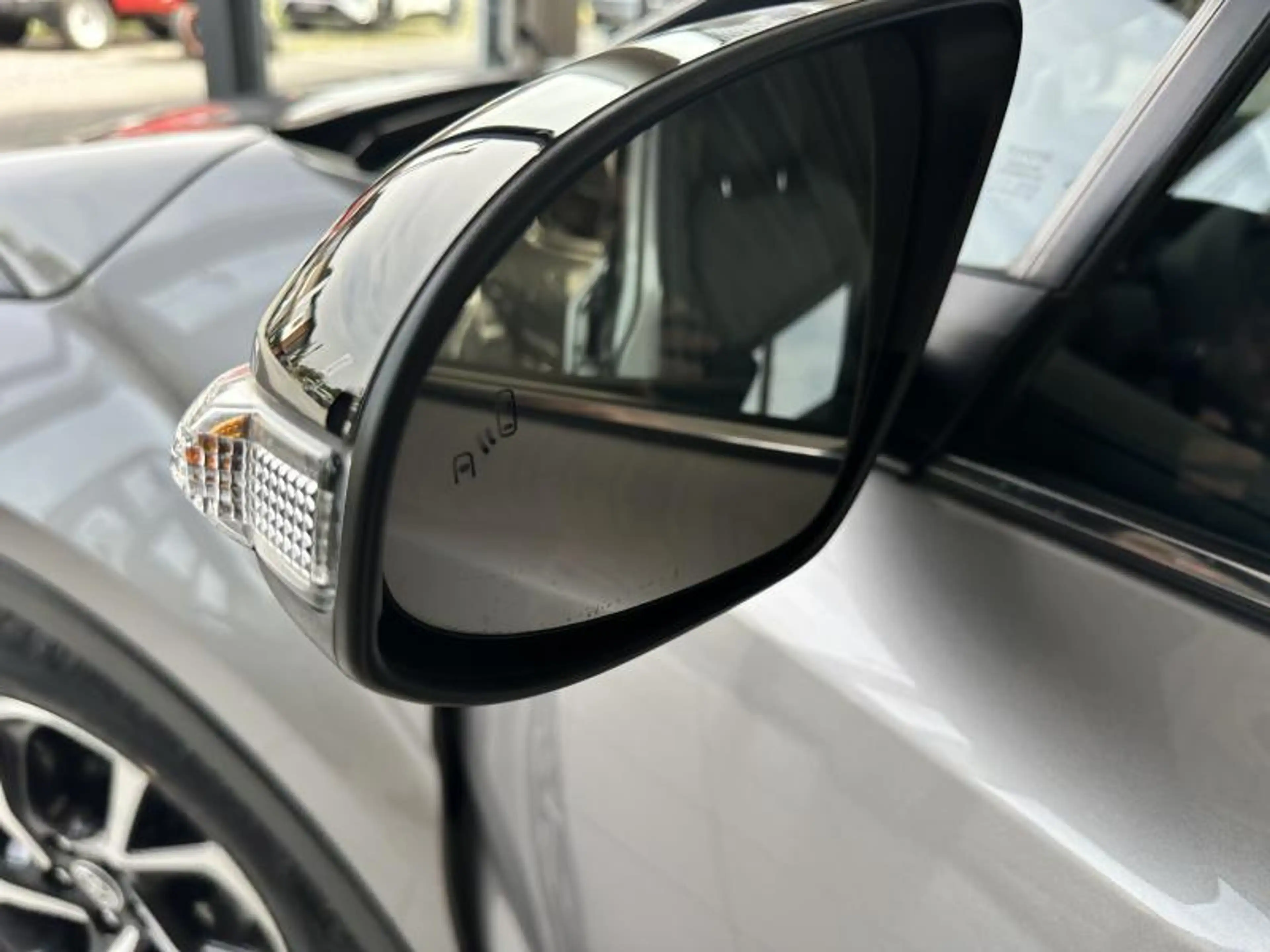 Toyota C-HR C-LUB BI-TONE — photo 10