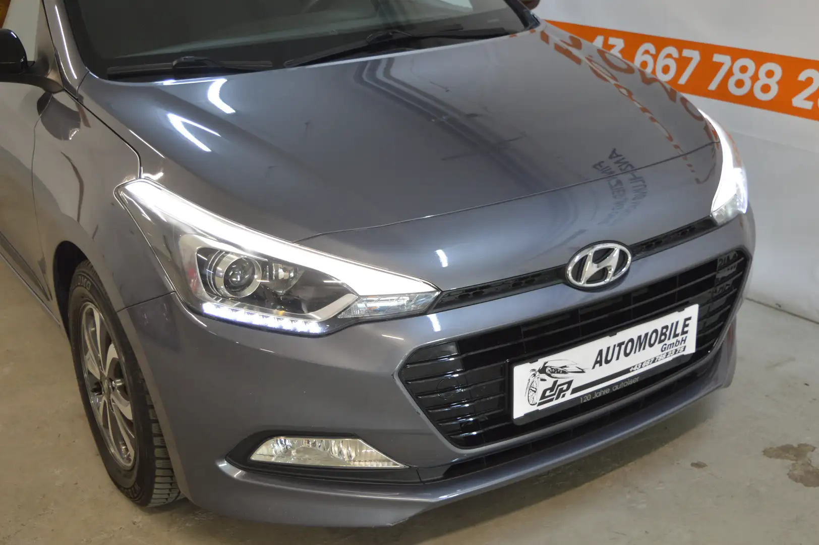 Hyundai i20 1,25 **Life Go**2.Besitz**Sitzheizung** Grau - 2